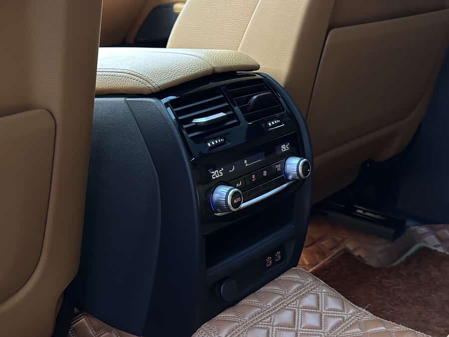 BMW 6 Series GT 2022 immagine di auto #27