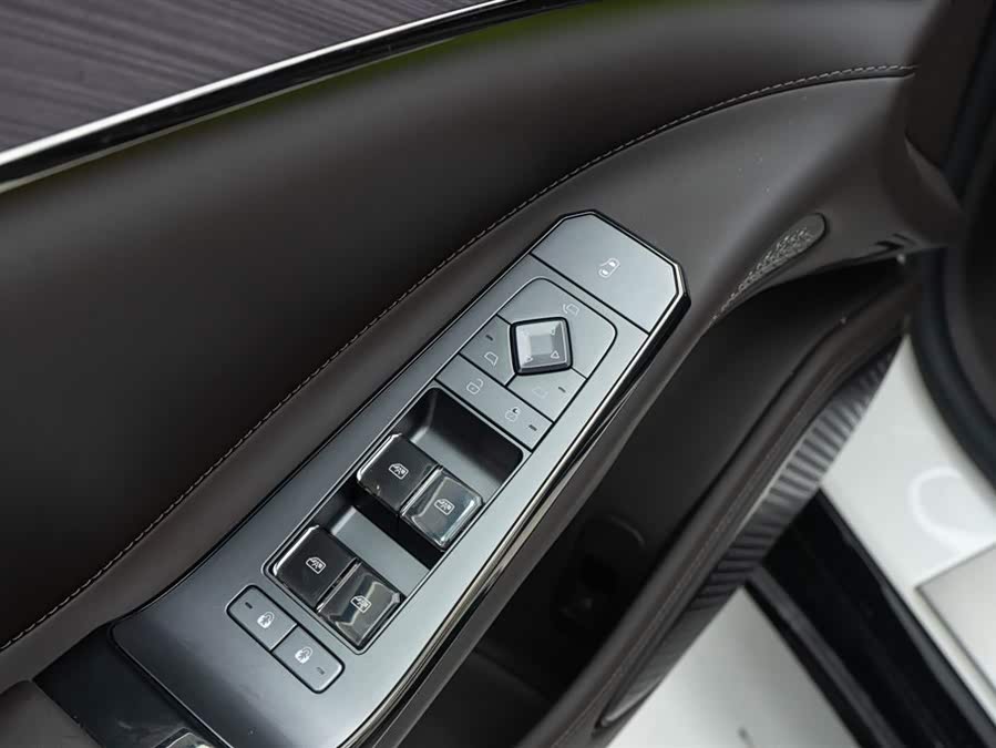 Denza Z9 2024 car image #27