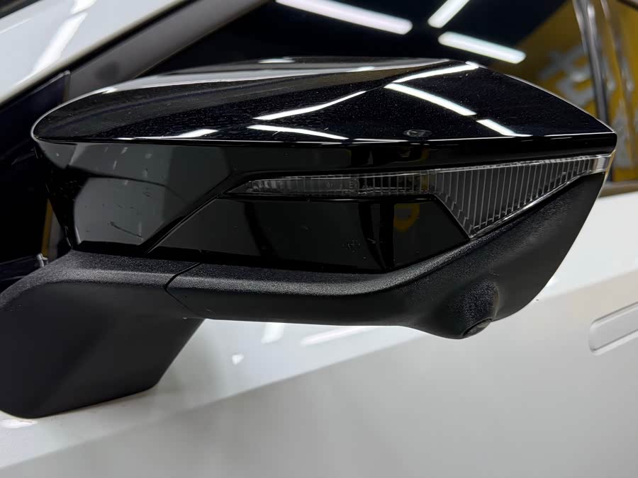 Changan UNI-V 2023 صورة سيارة #27