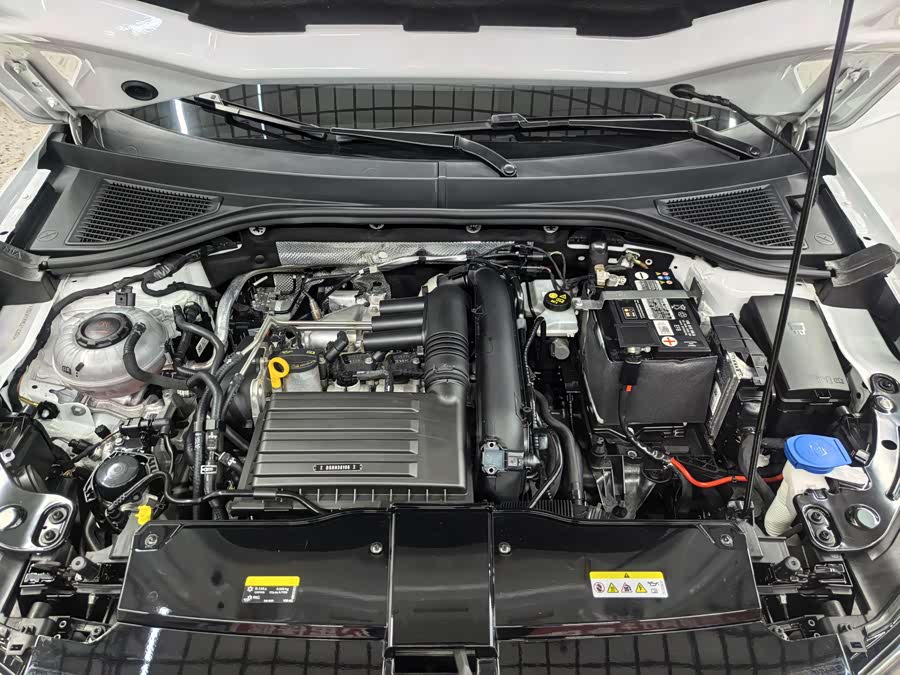 Volkswagen T-Roc 2022 car image #27