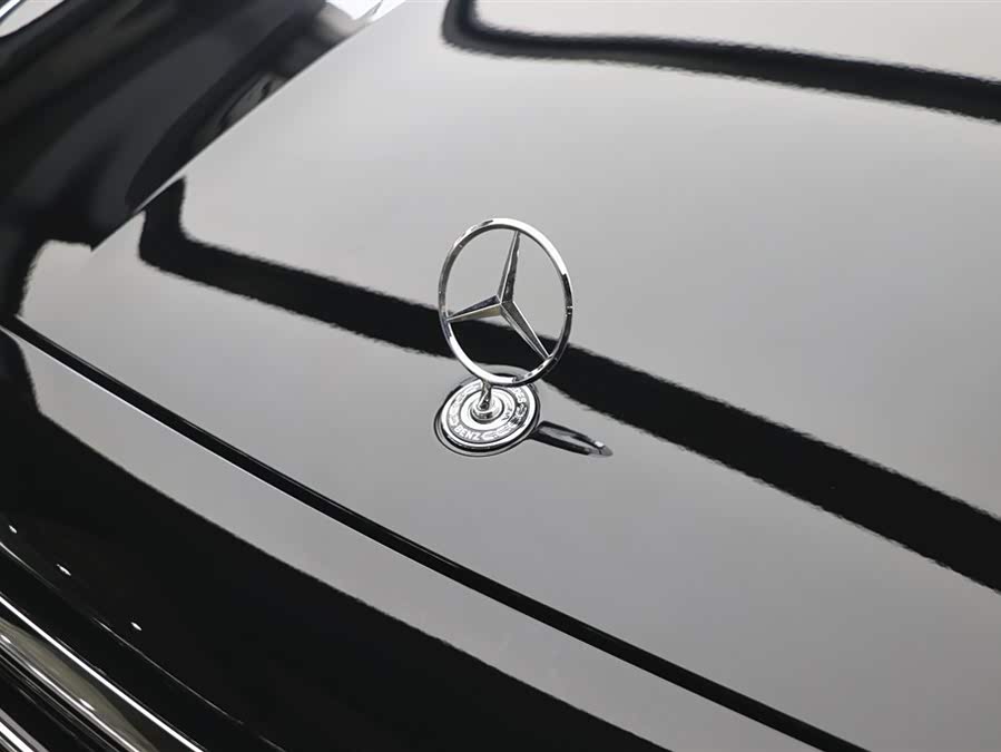 Mercedes-Benz E Class 2025 car image #27