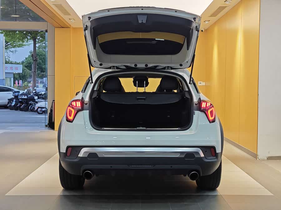 Lynk & Co 02 2019 #27 Lynk & Co 02 2019 car image #27