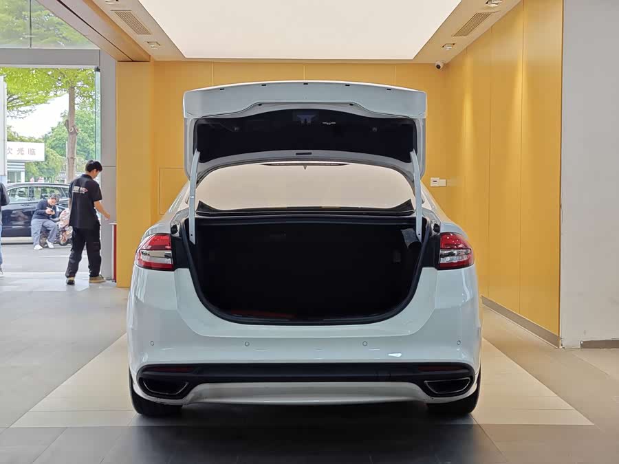 Ford Mondeo 2018 imagem de carro #27