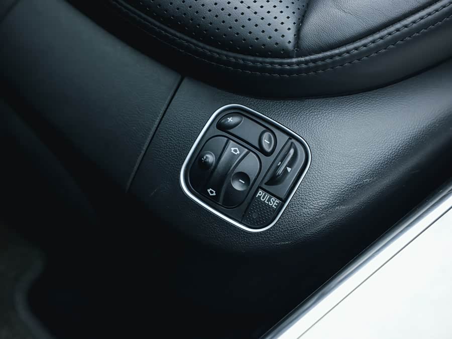 Mercedes-Benz SL AMG 2009 car image #27