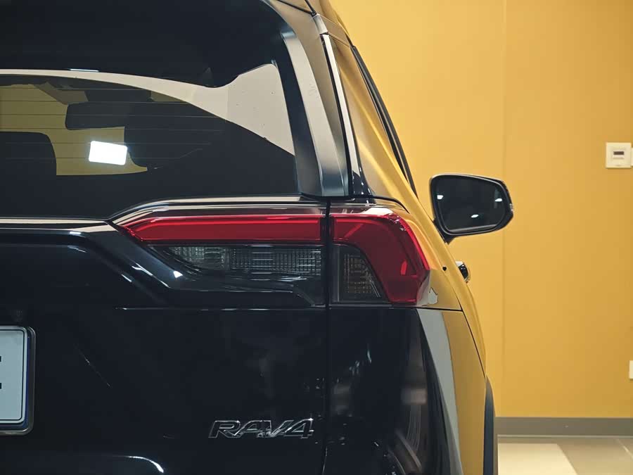 Toyota RAV4 2020 car image #27