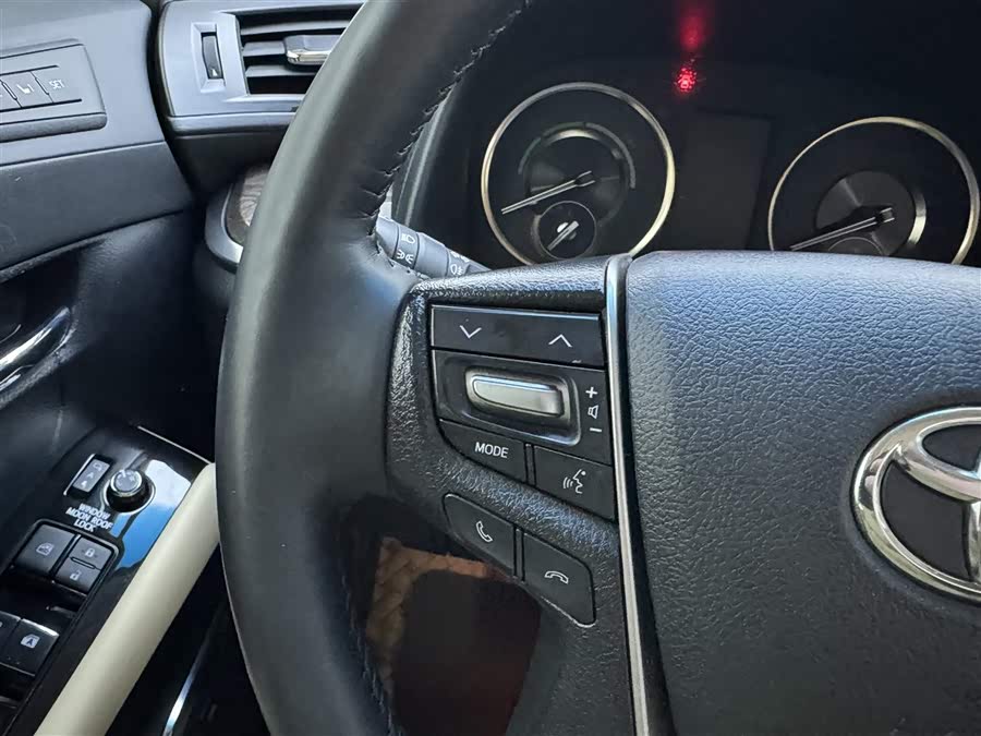 Toyota Alphard 2019 immagine di auto #27