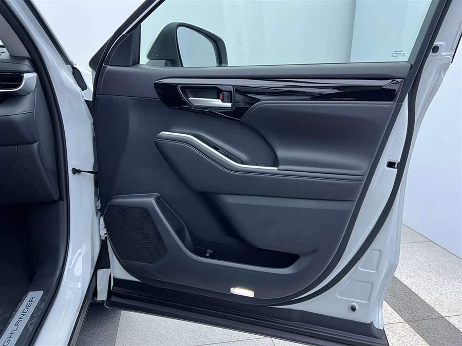 Toyota Highlander 2026 car image #27