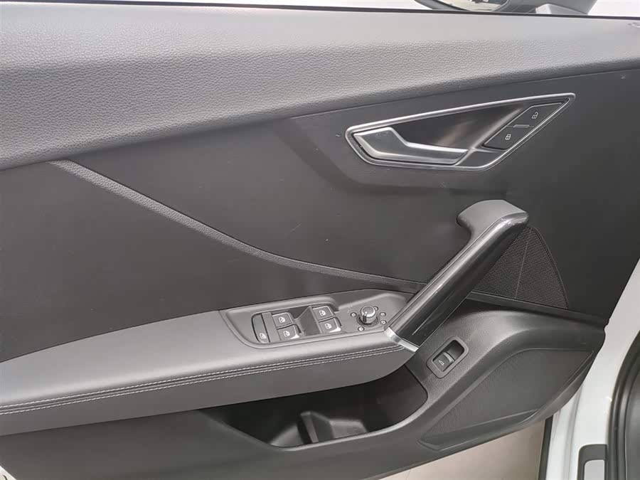 Audi Q2L 2024 صورة سيارة #27