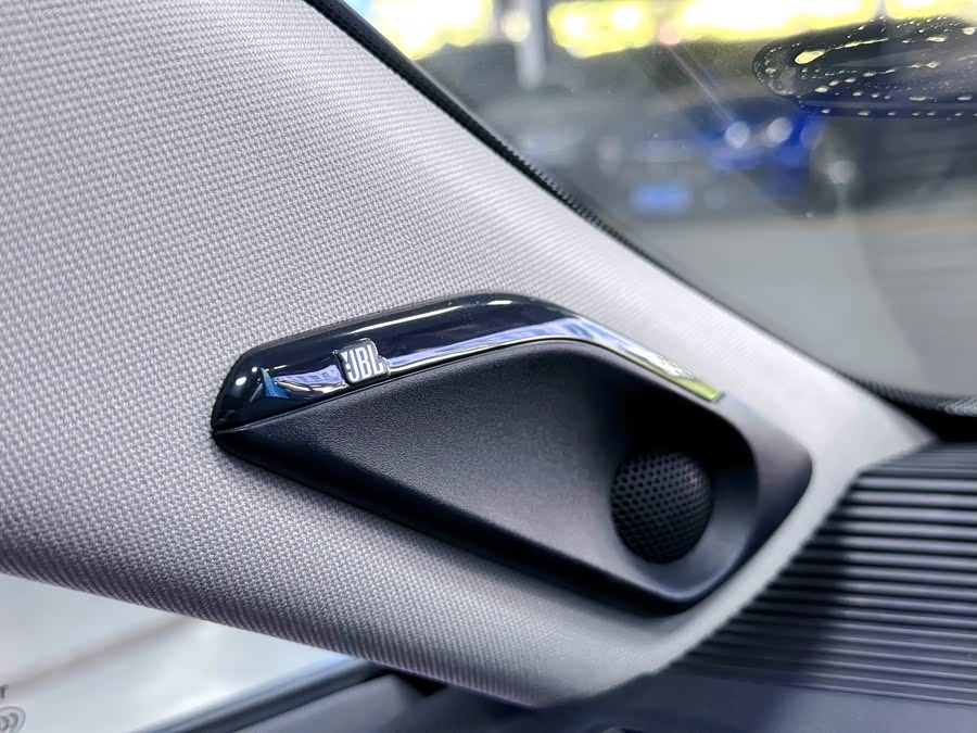 Toyota Venza 2024 car image #27