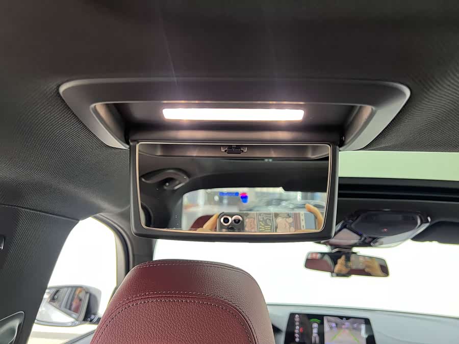 BMW 5 Series 2019 car image #27