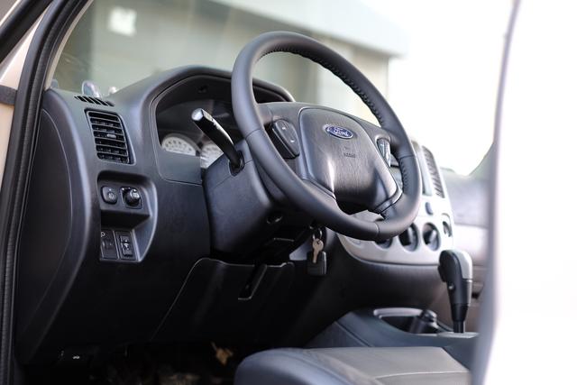 Ford Escape (Imported) 2007 #27 Ford Escape (Imported) 2007 car image #27