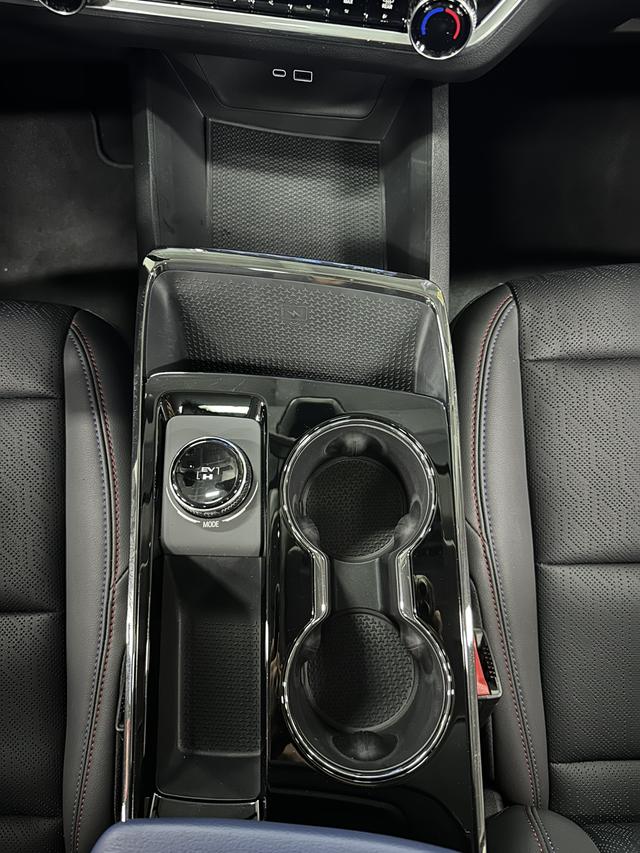 Chevrolet Equinox Plus 2025 car image #27