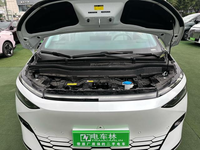 Xpeng X9 2024 #27 Xpeng X9 2024 صورة سيارة #27