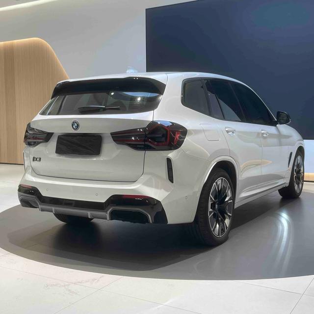 BMW M235L 2024 car image #27