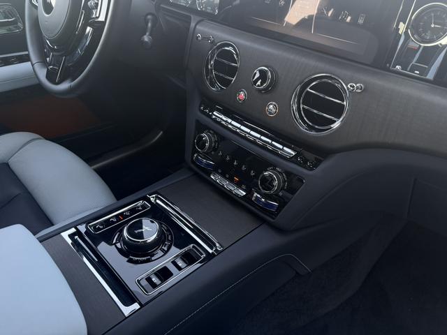 劳斯莱斯 古思特 2023 汽车图片 #27