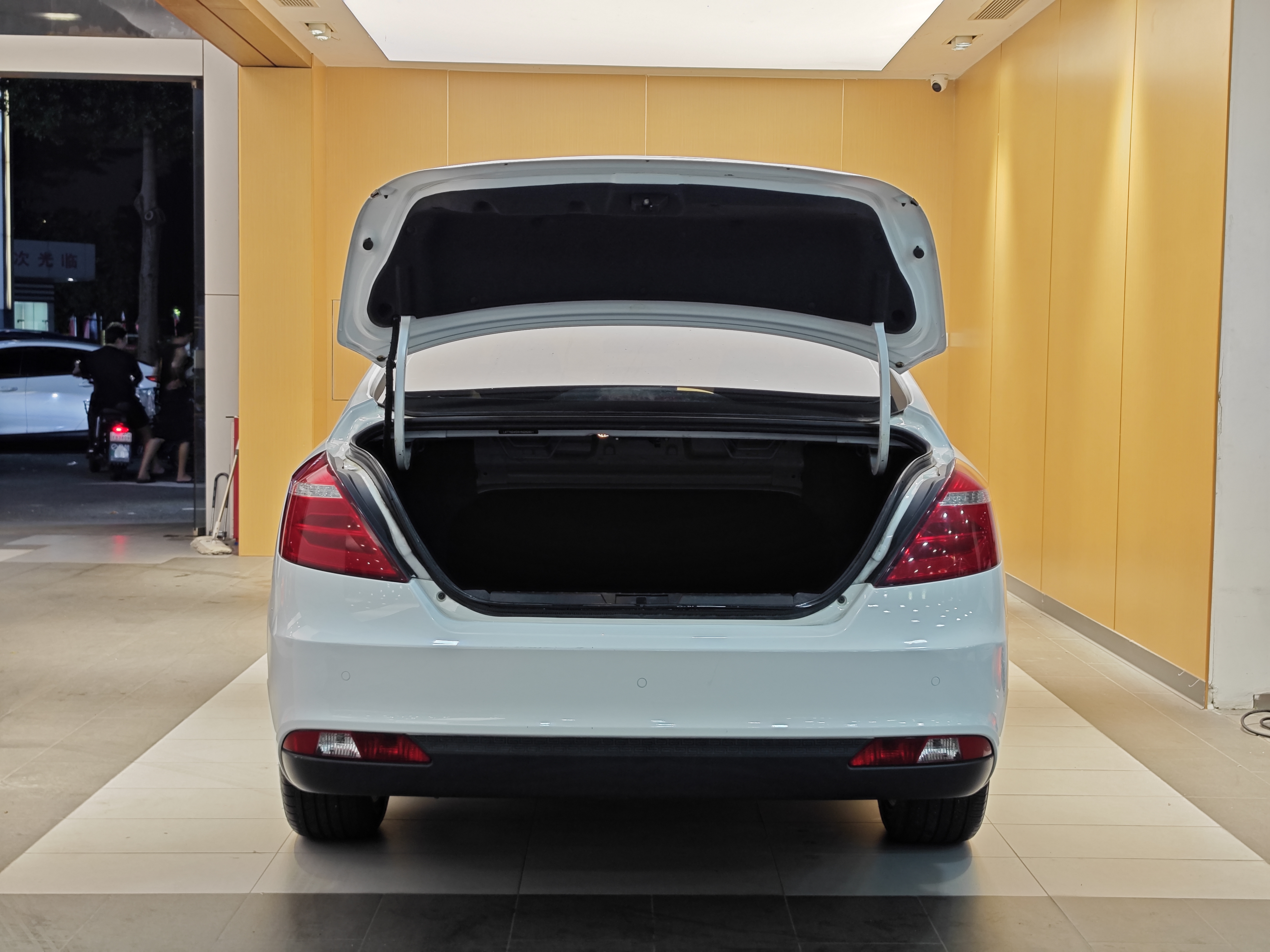GEELY Emgrand 2018 car image #27