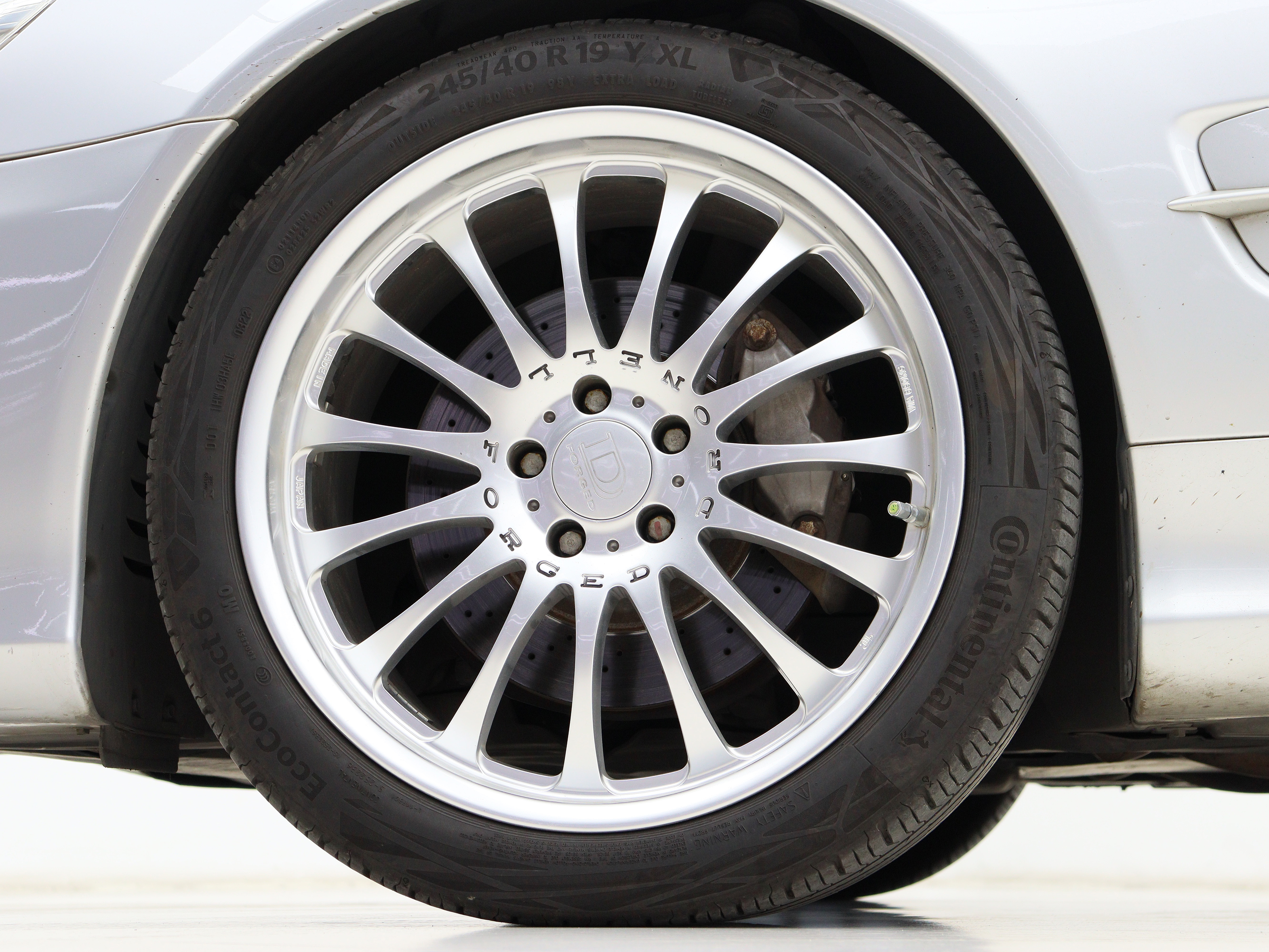 Mercedes-Benz SL Class 2010 car image #27