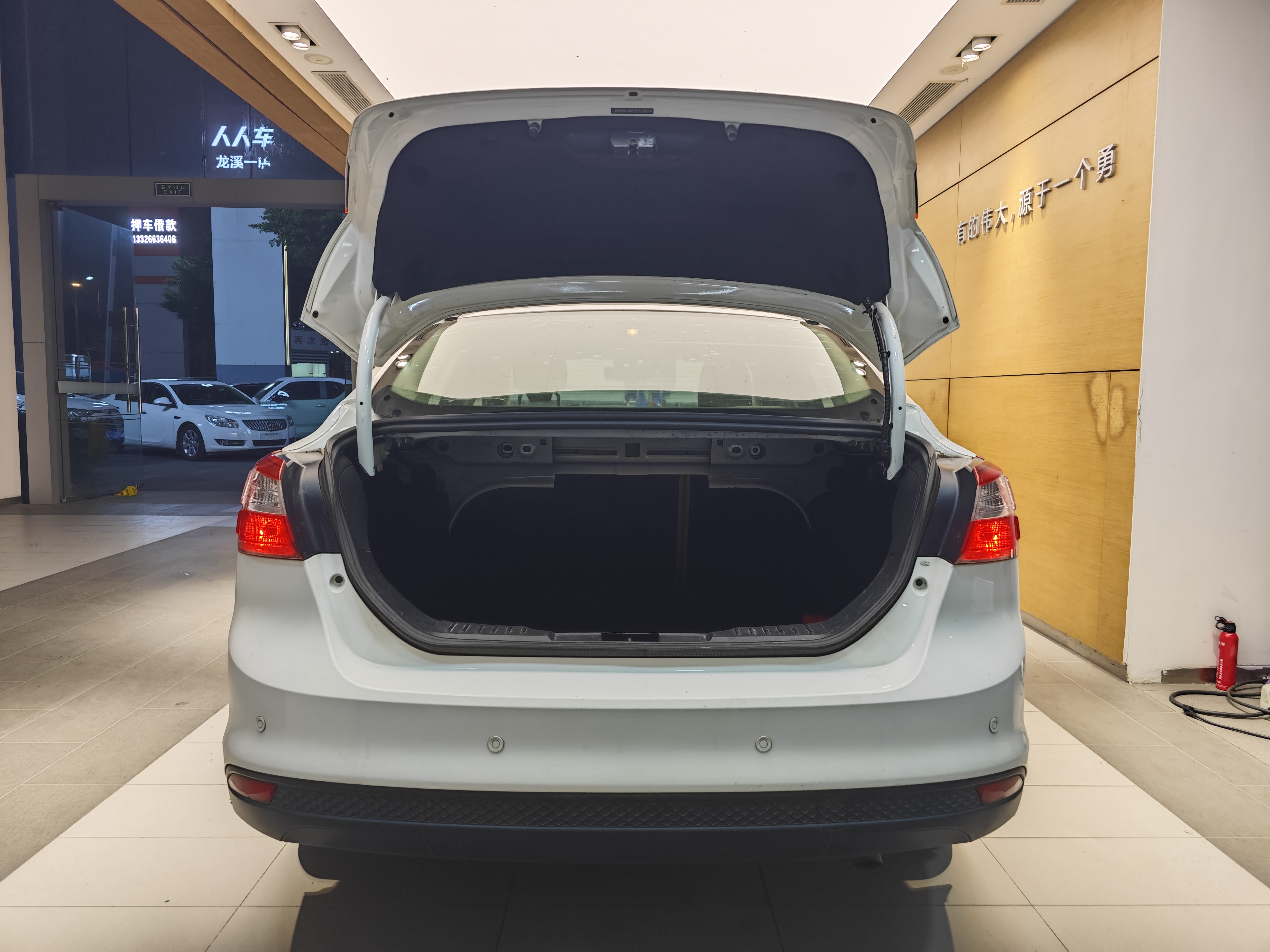 Ford Focus 2014 immagine di auto #27