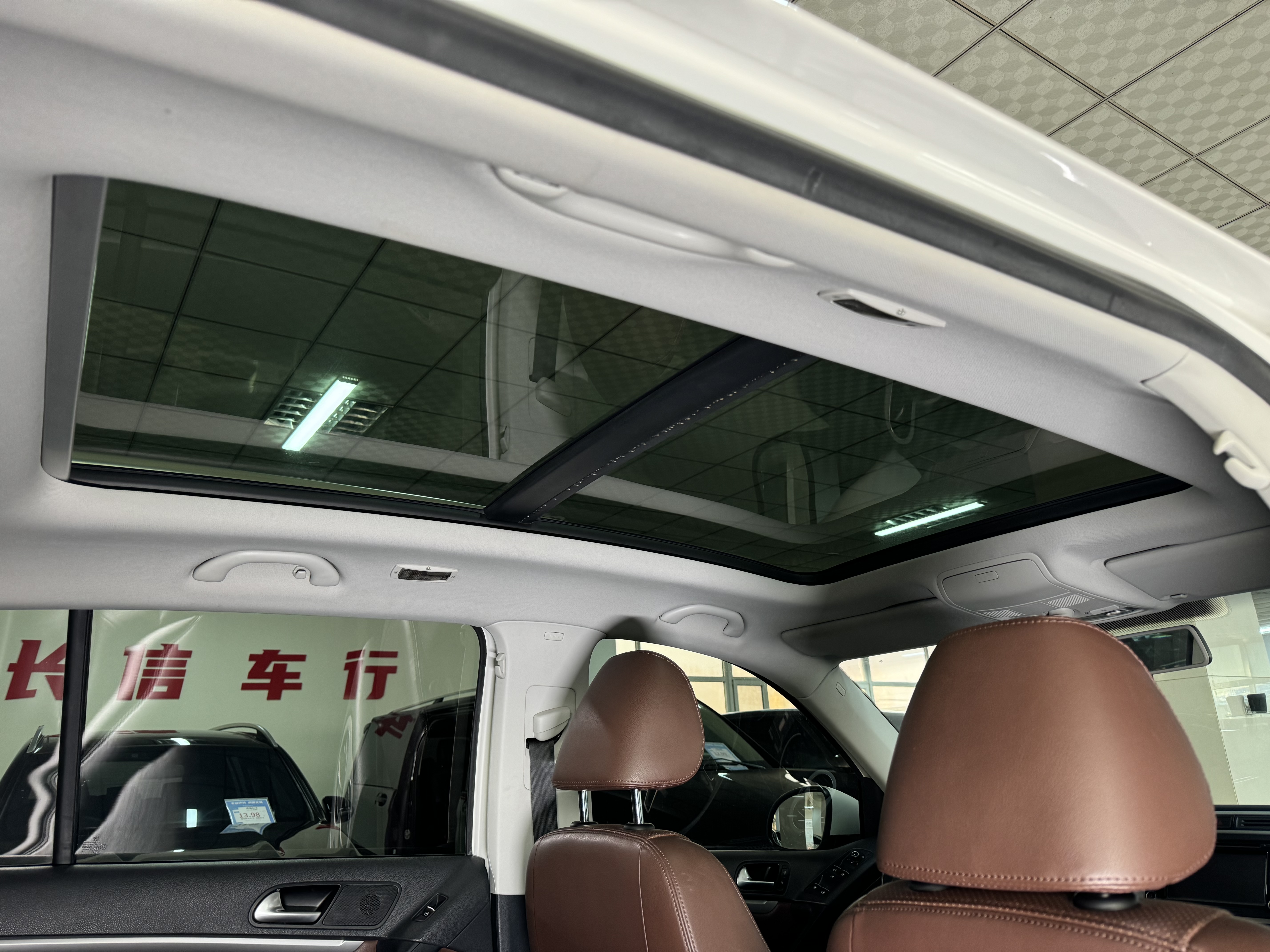 Volkswagen Tiguan 2014 car image #27