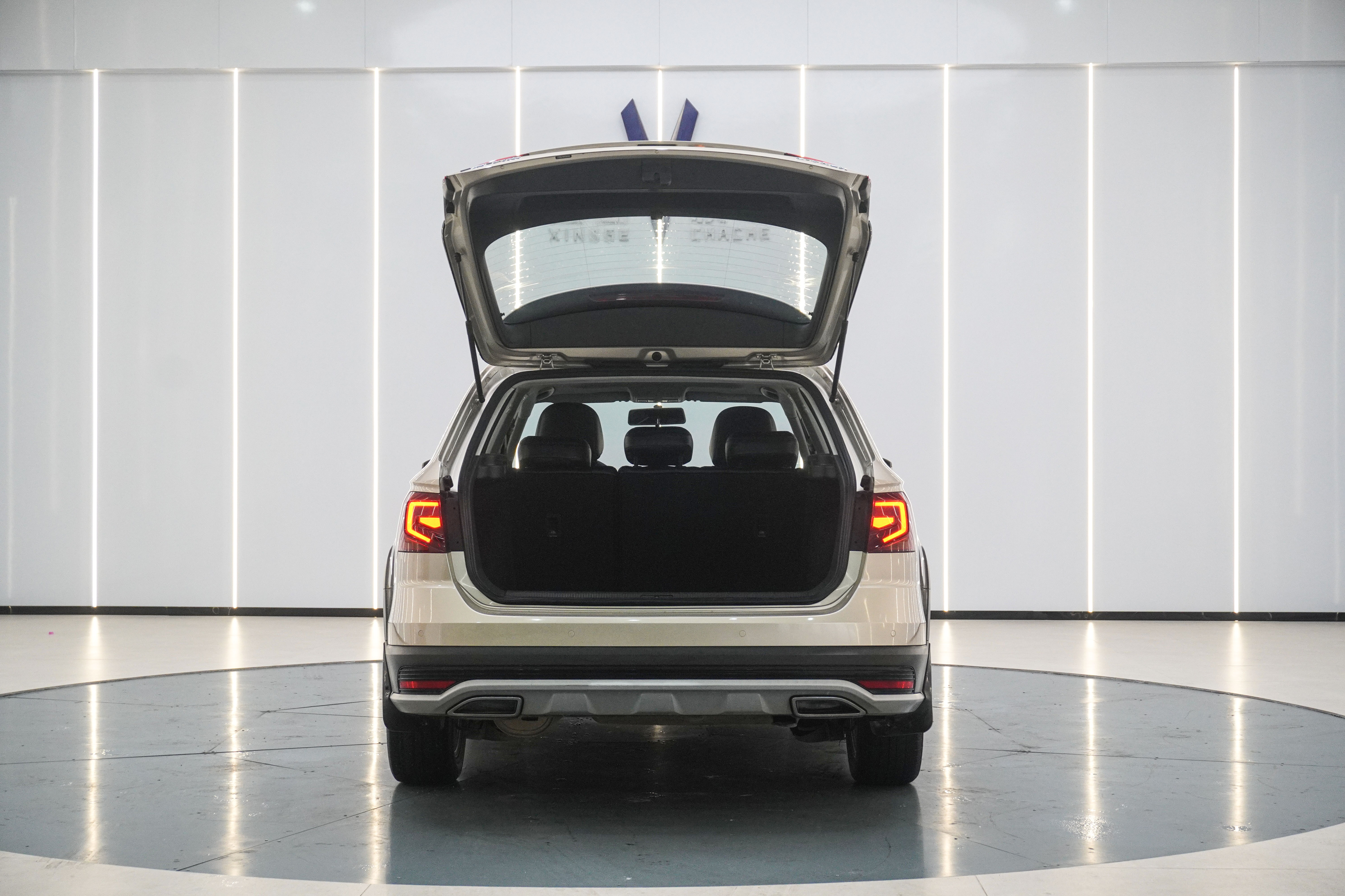 Volkswagen C-Trek 2018 immagine di auto #27