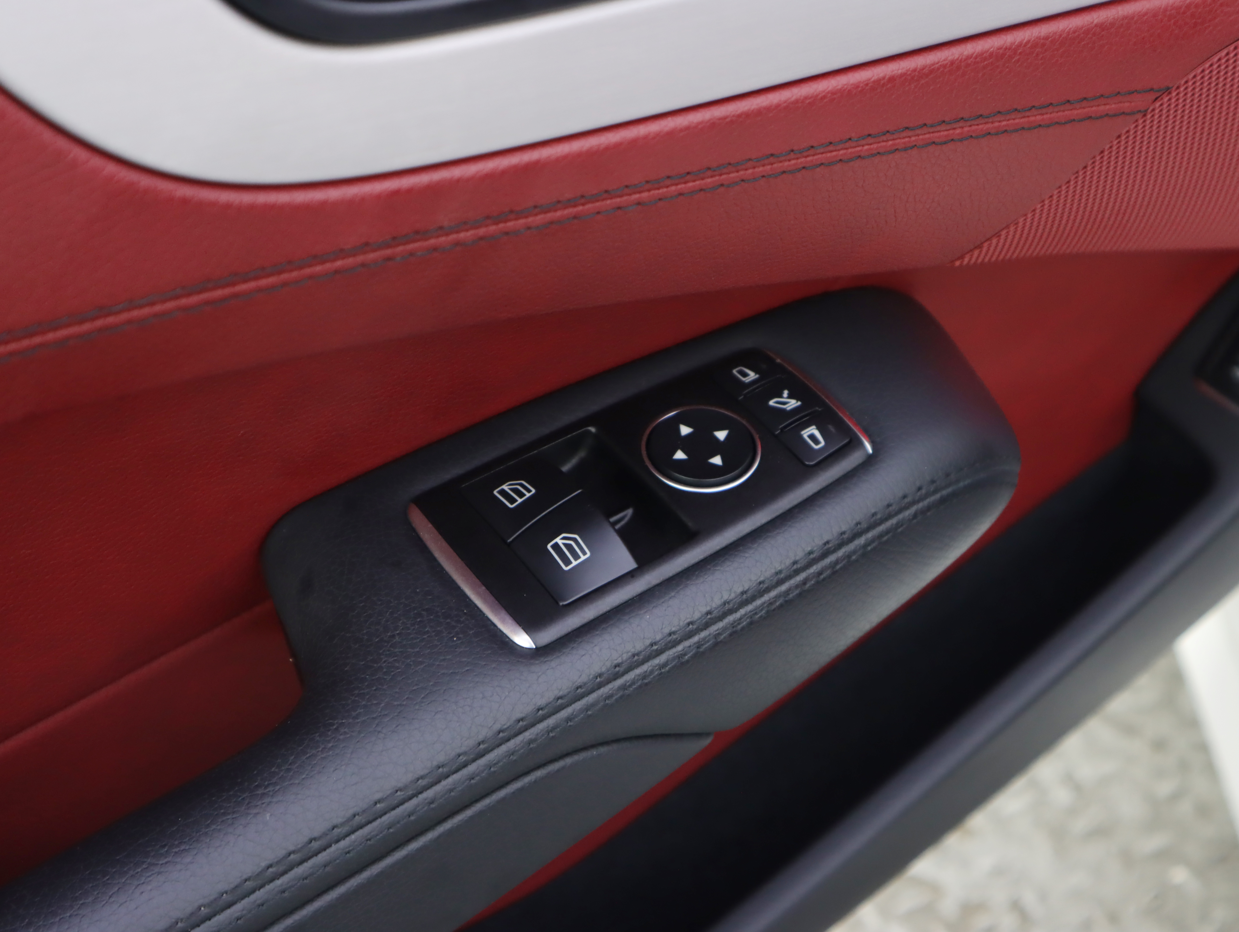 Mercedes-Benz SL Class 2019 car image #27