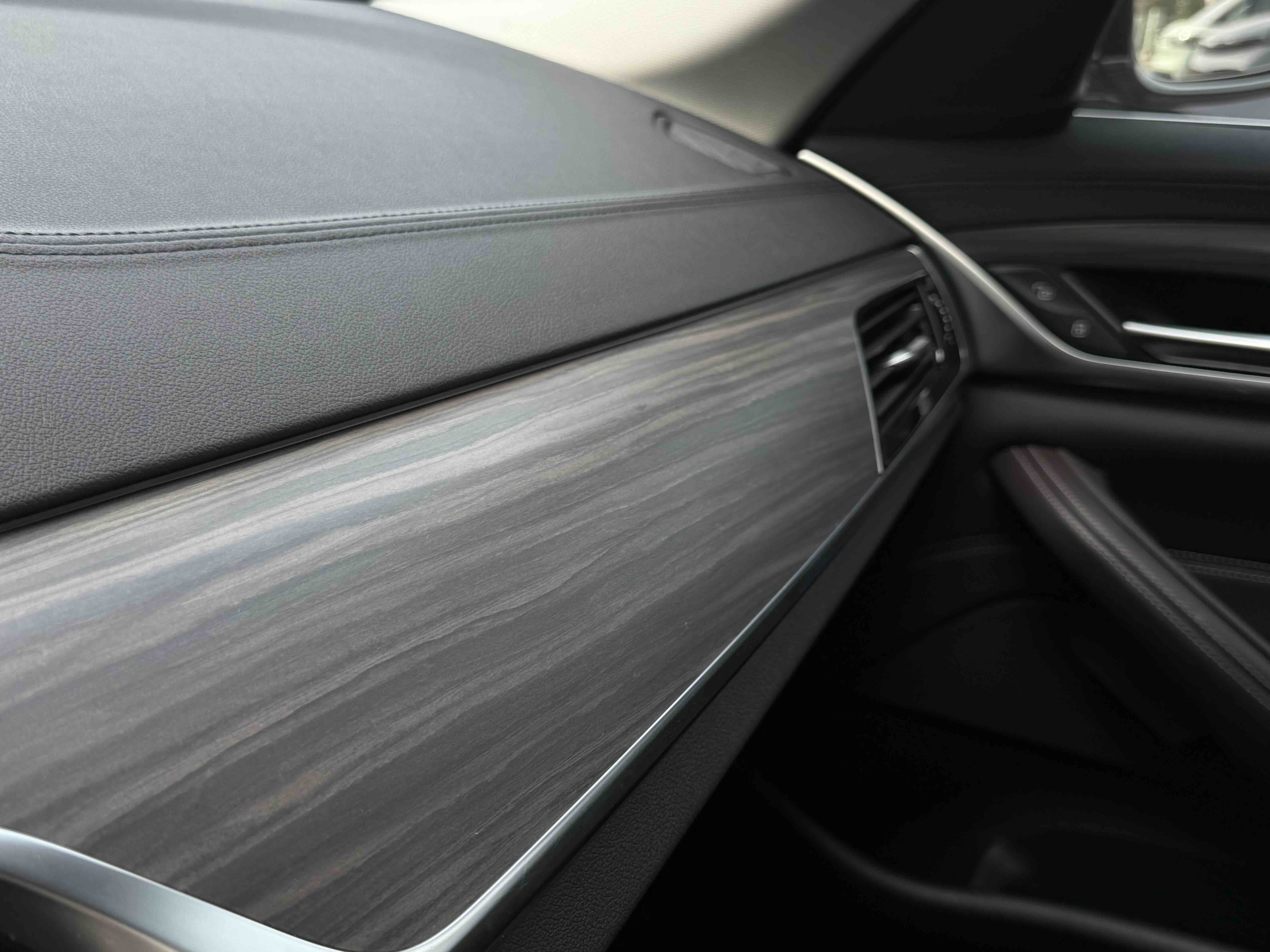 BMW 5 Series 2018 car image #27