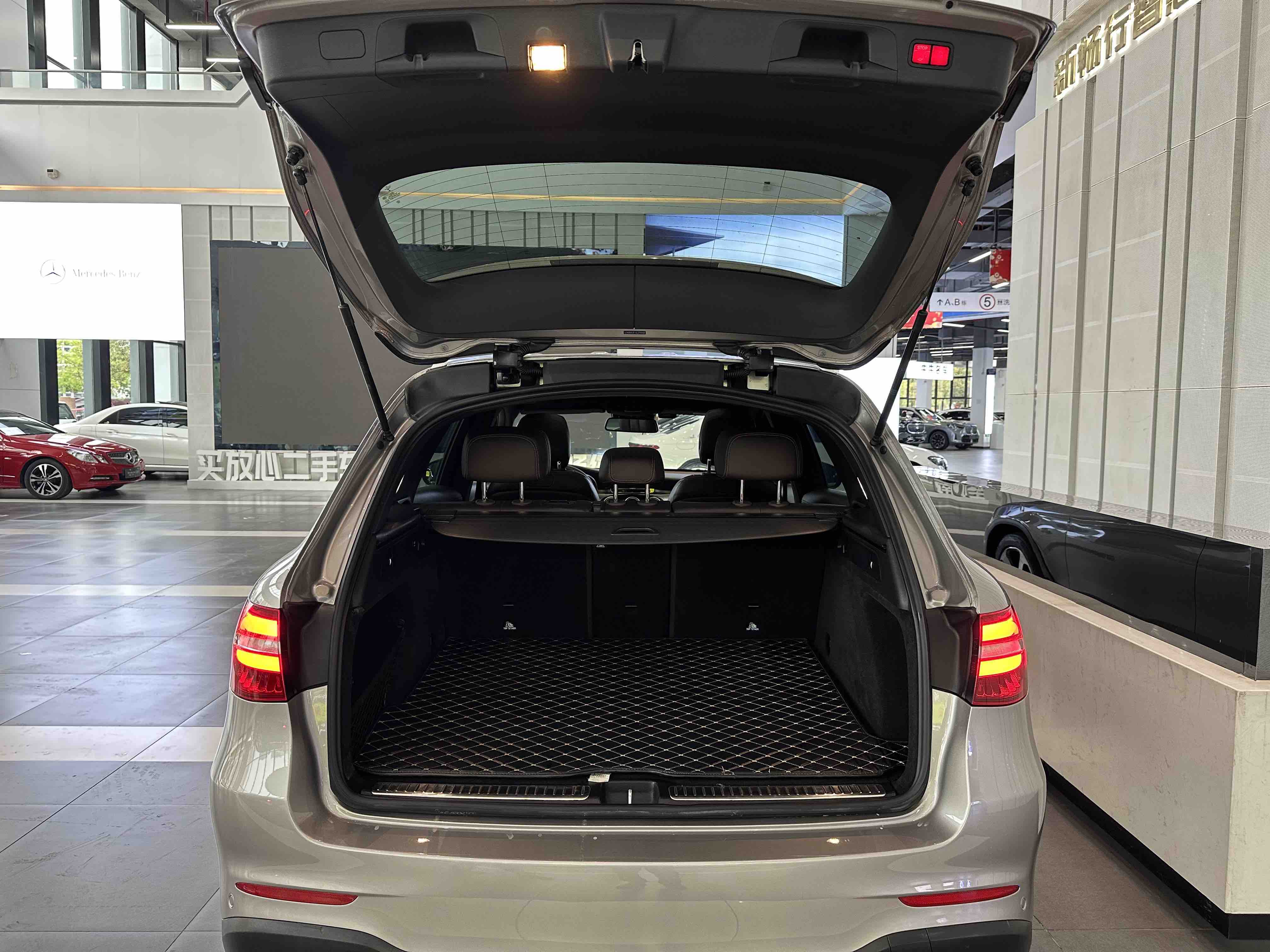 奔驰 奔驰GLC 2018 汽车图片 #27