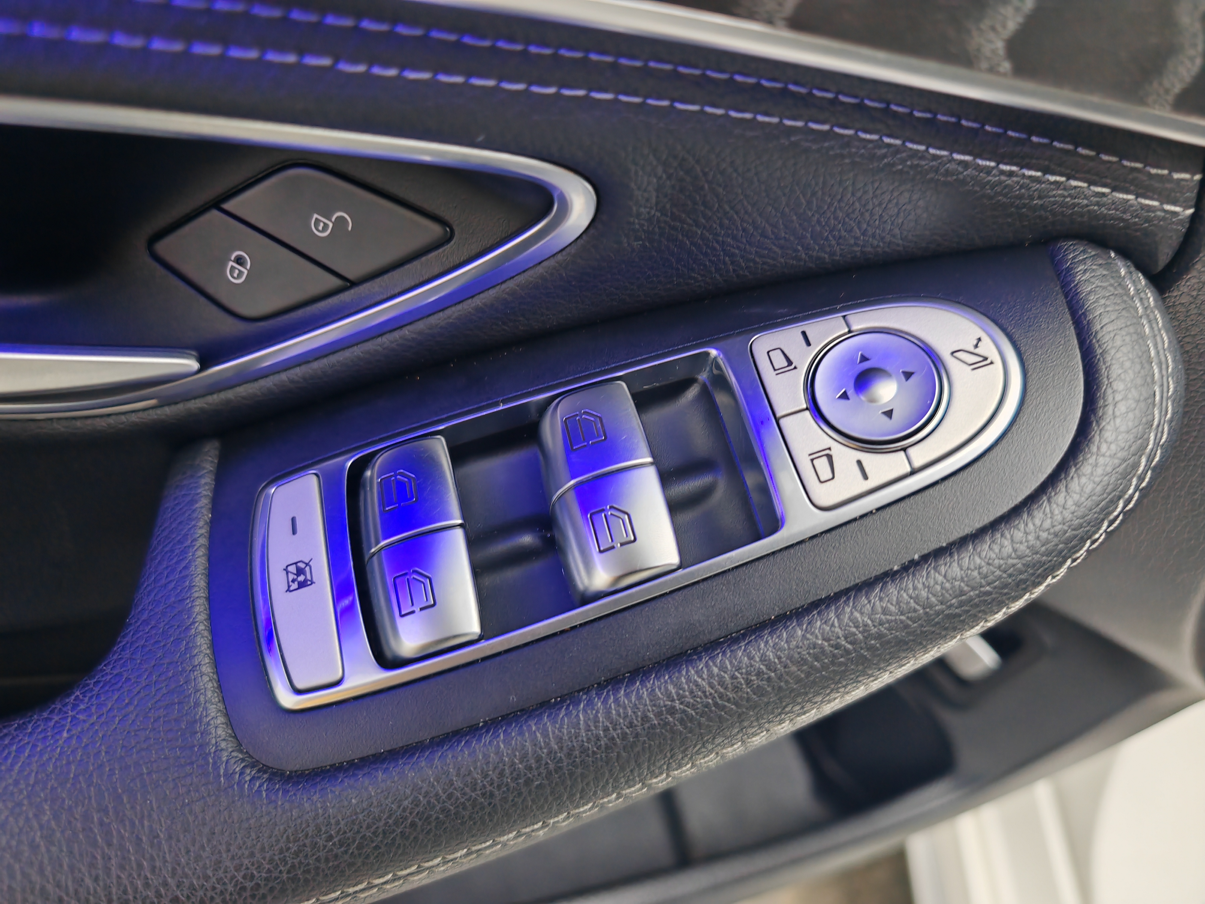 Mercedes-Benz C Class 2019 #27 Mercedes-Benz C Class 2019 car image #27