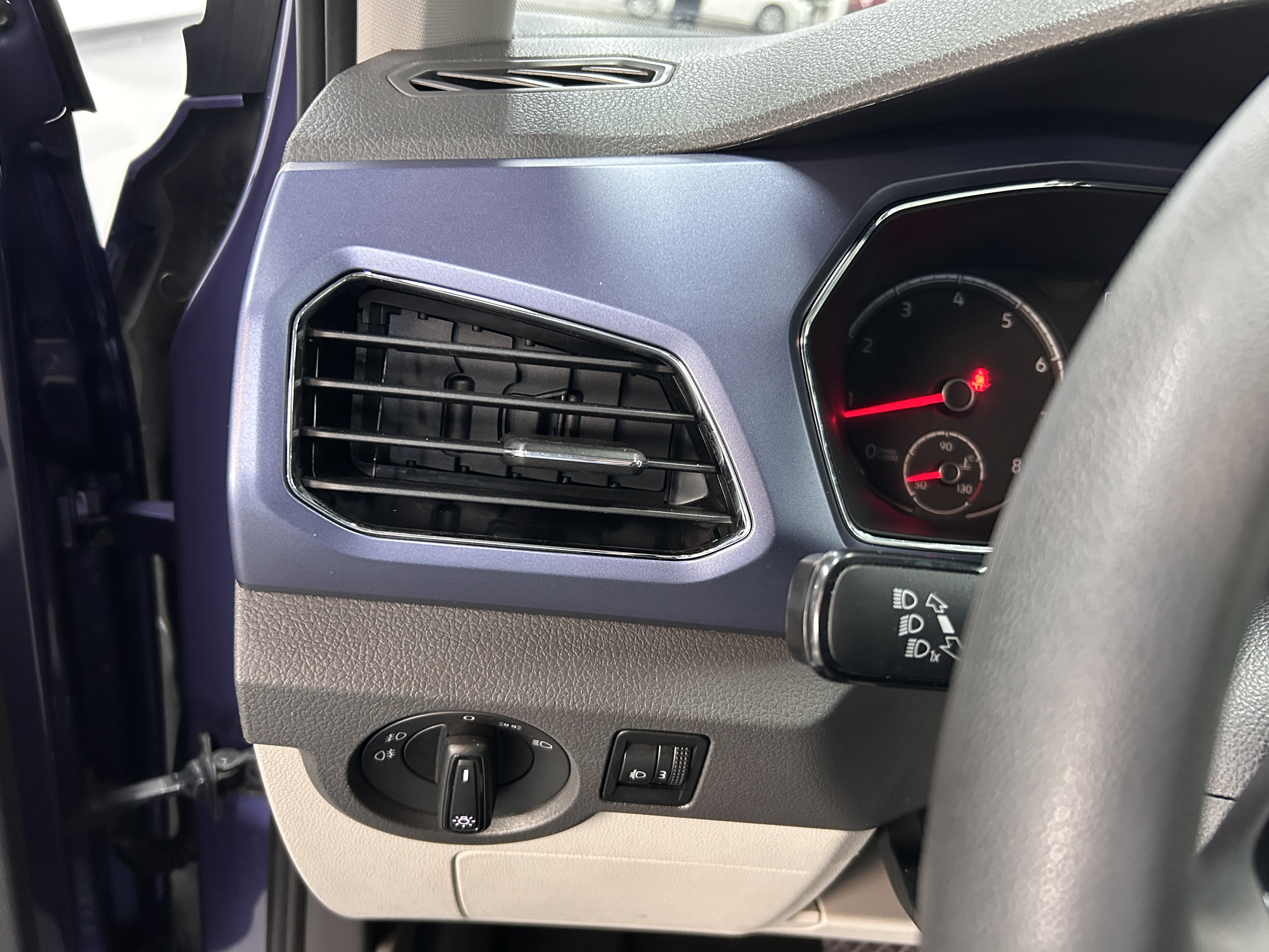 Volkswagen T-Cross 2020 #27 Volkswagen T-Cross 2020 car image #27