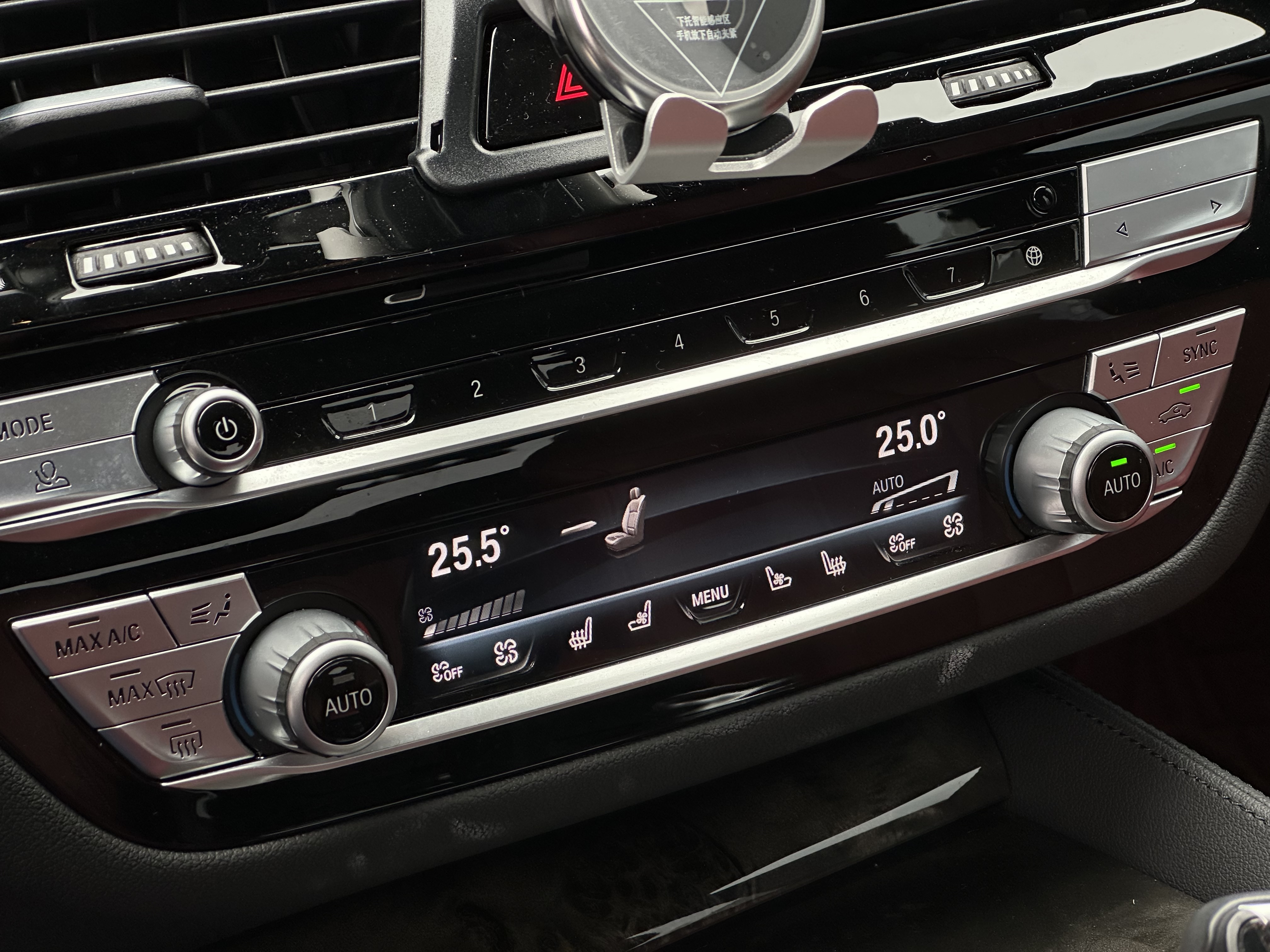 BMW 5 Series 2020 immagine di auto #27