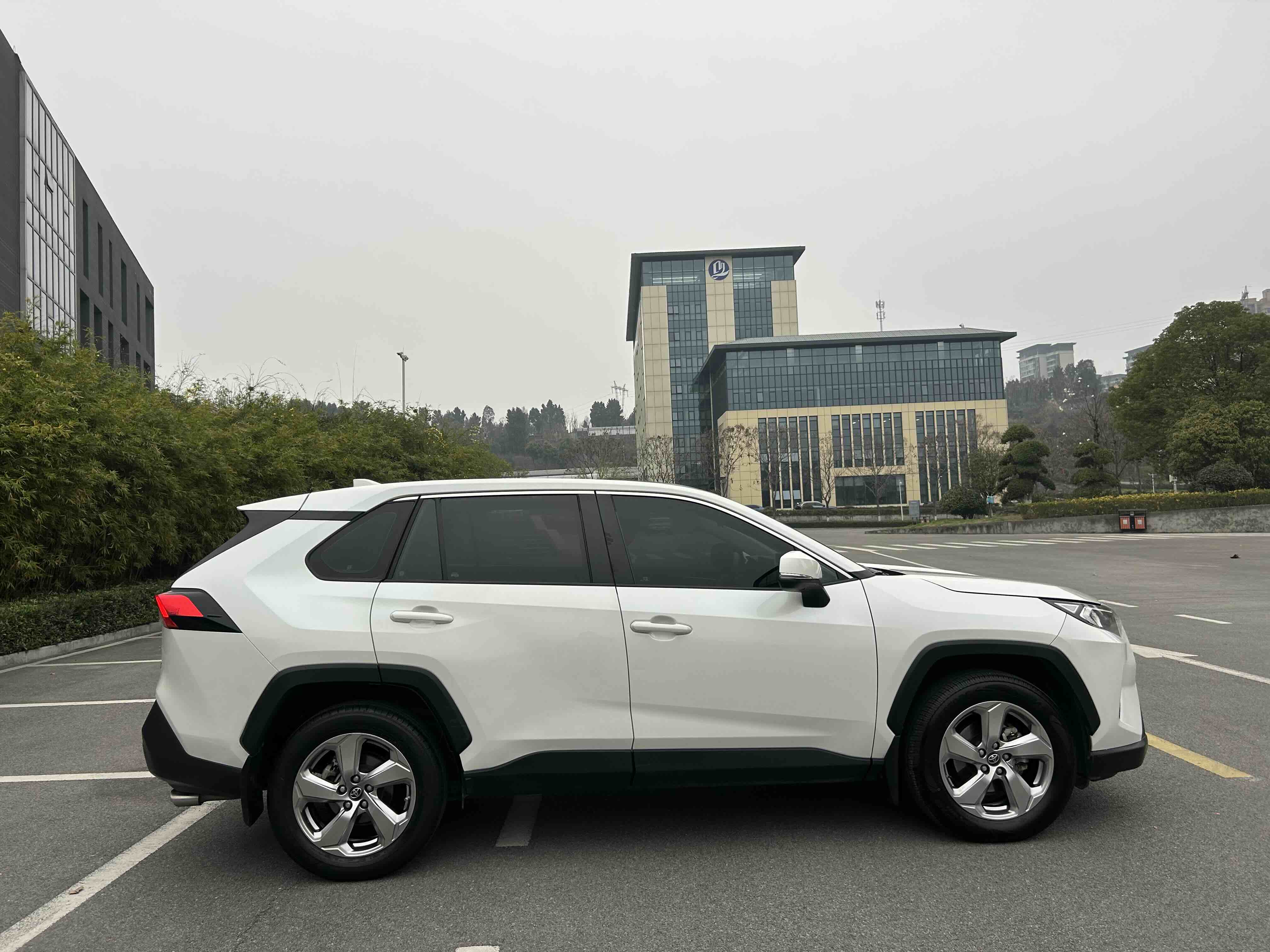Toyota RAV4 2020 #27 Toyota RAV4 2020 car image #27
