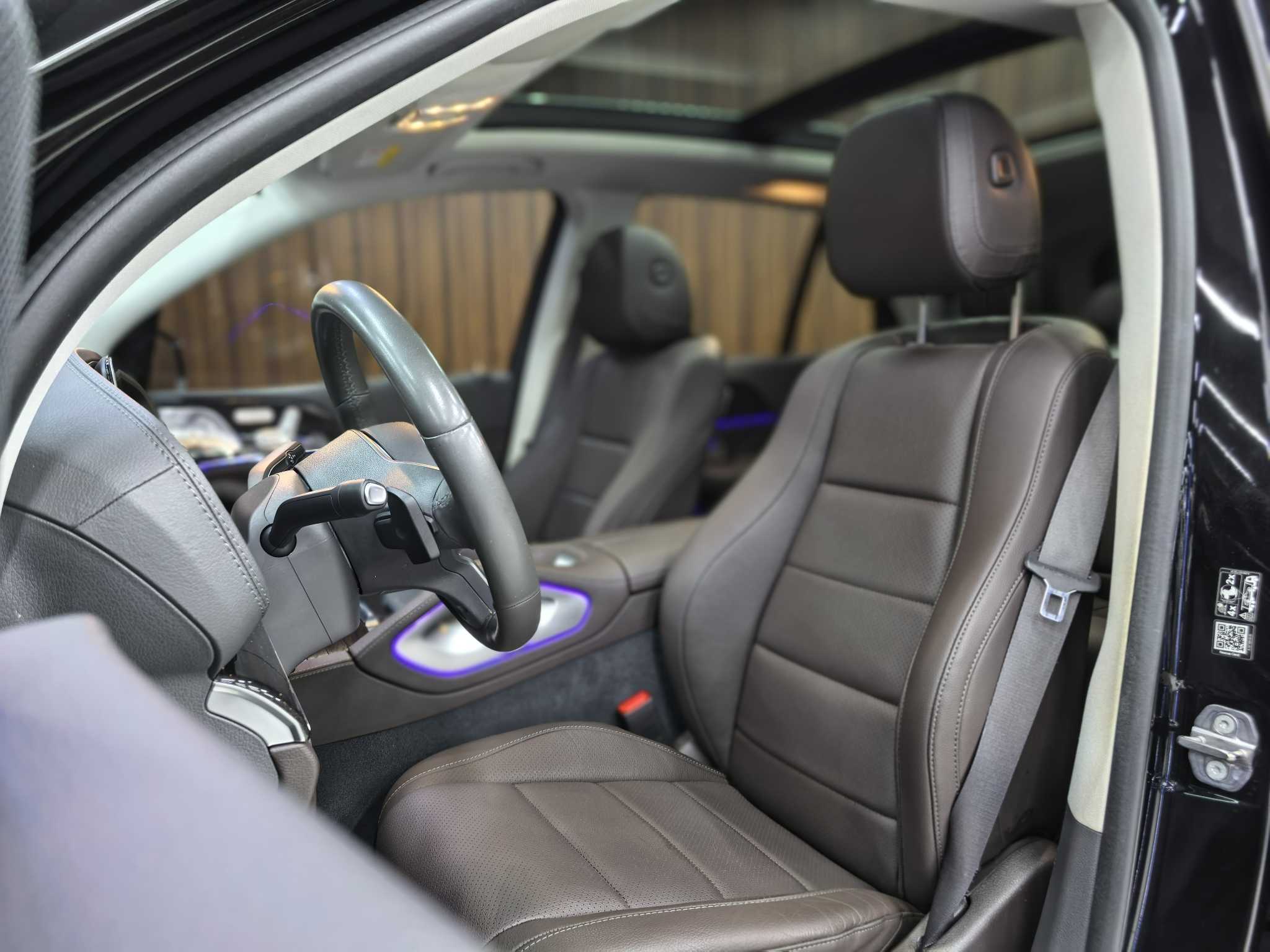 Mercedes-Benz GLE Class 2020 car image #27