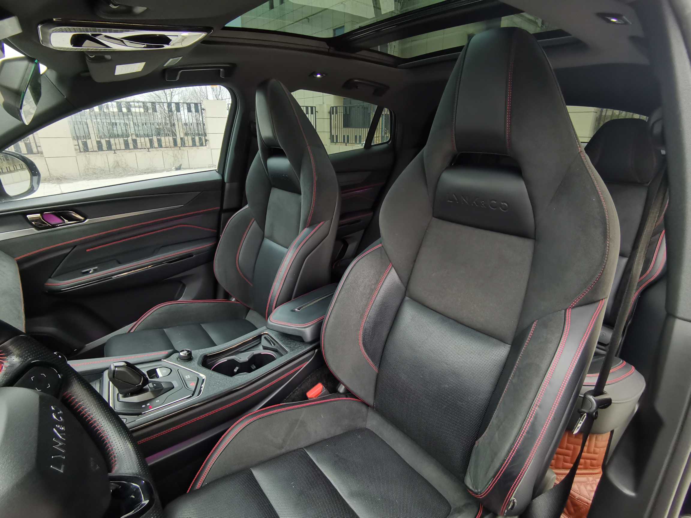 Lynk & Co 05 2020 car image #27
