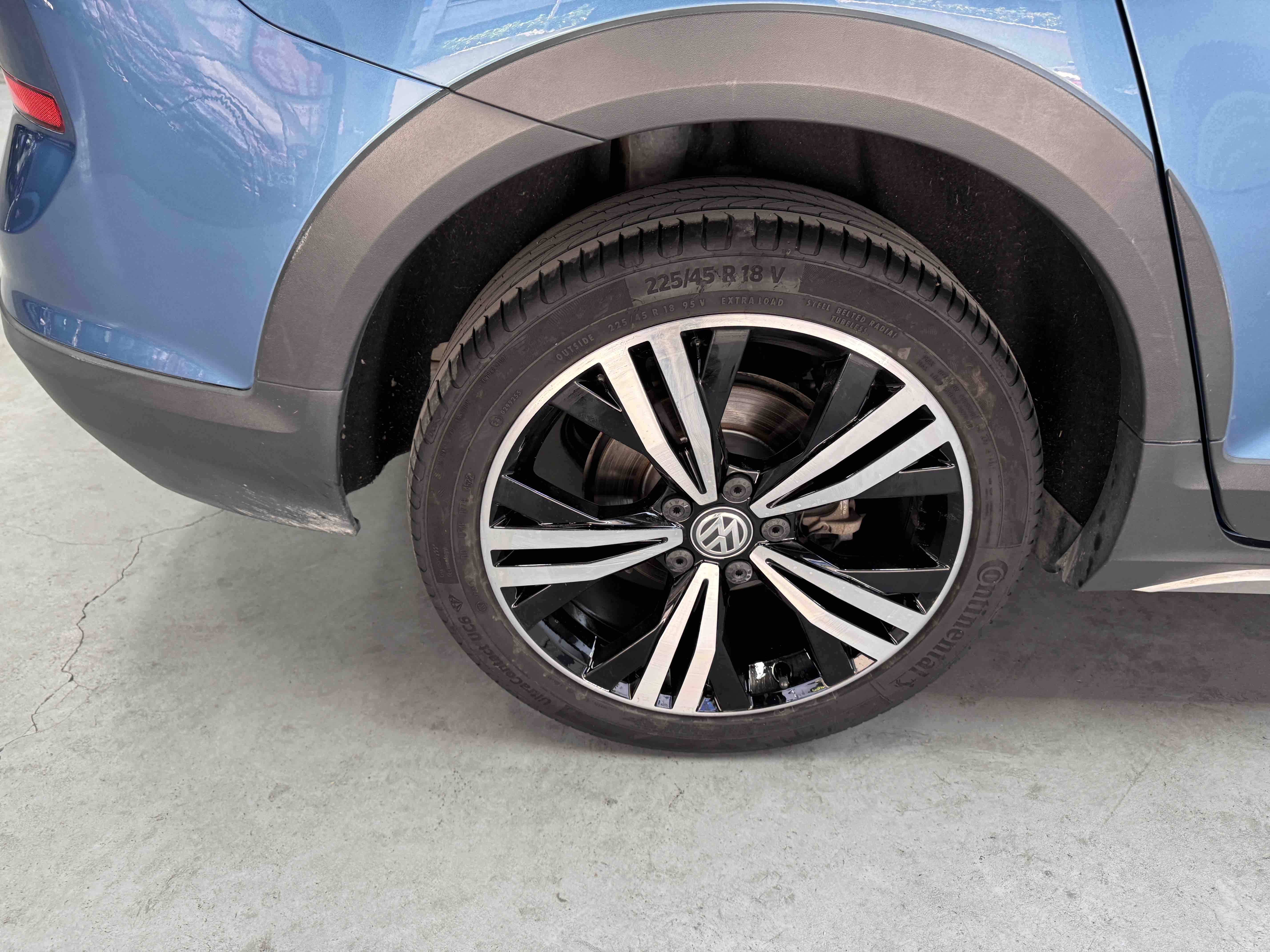 Volkswagen Touran 2021 car image #27