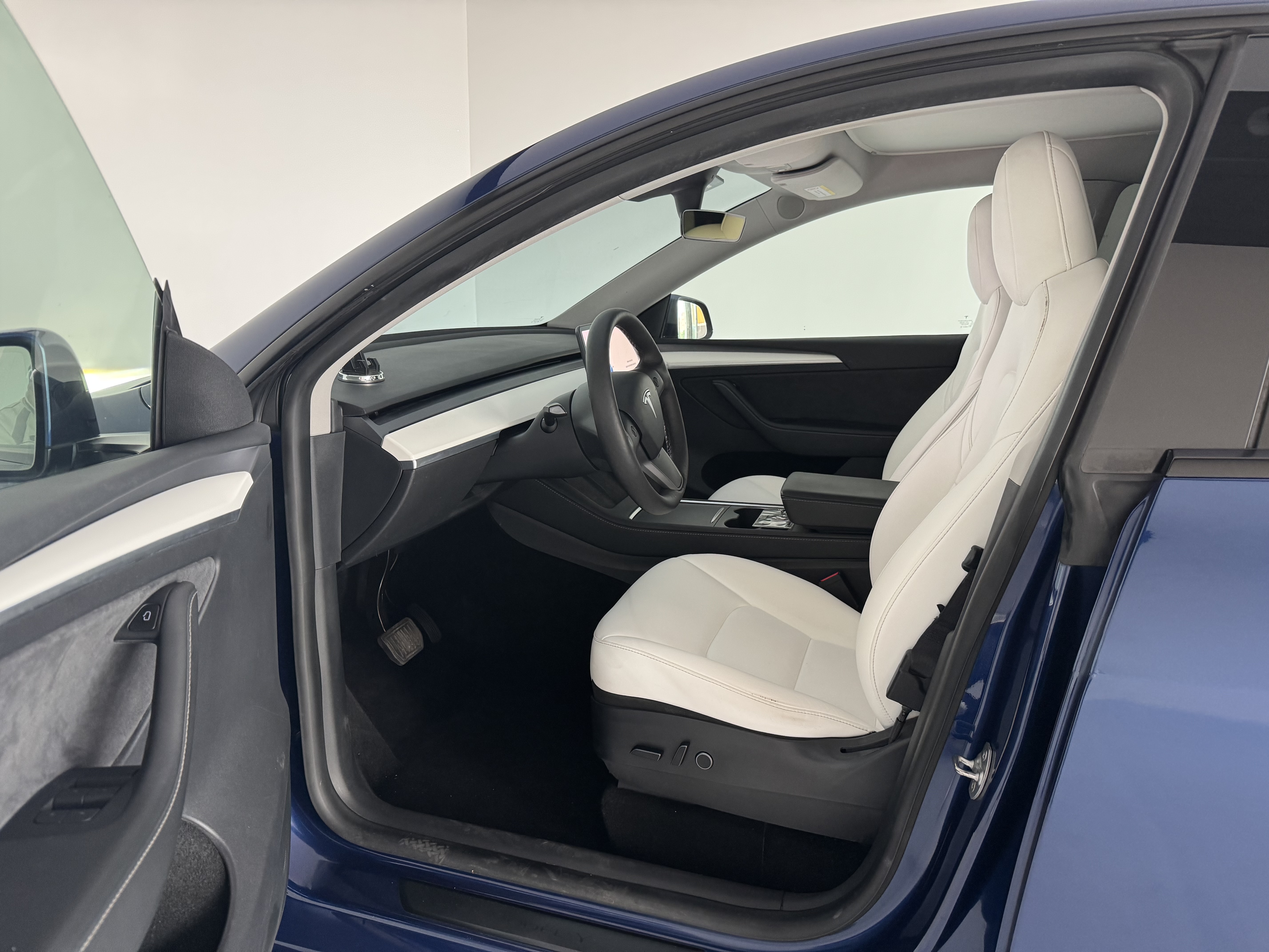 Tesla Model Y 2021 #27 Tesla Model Y 2021 car image #27