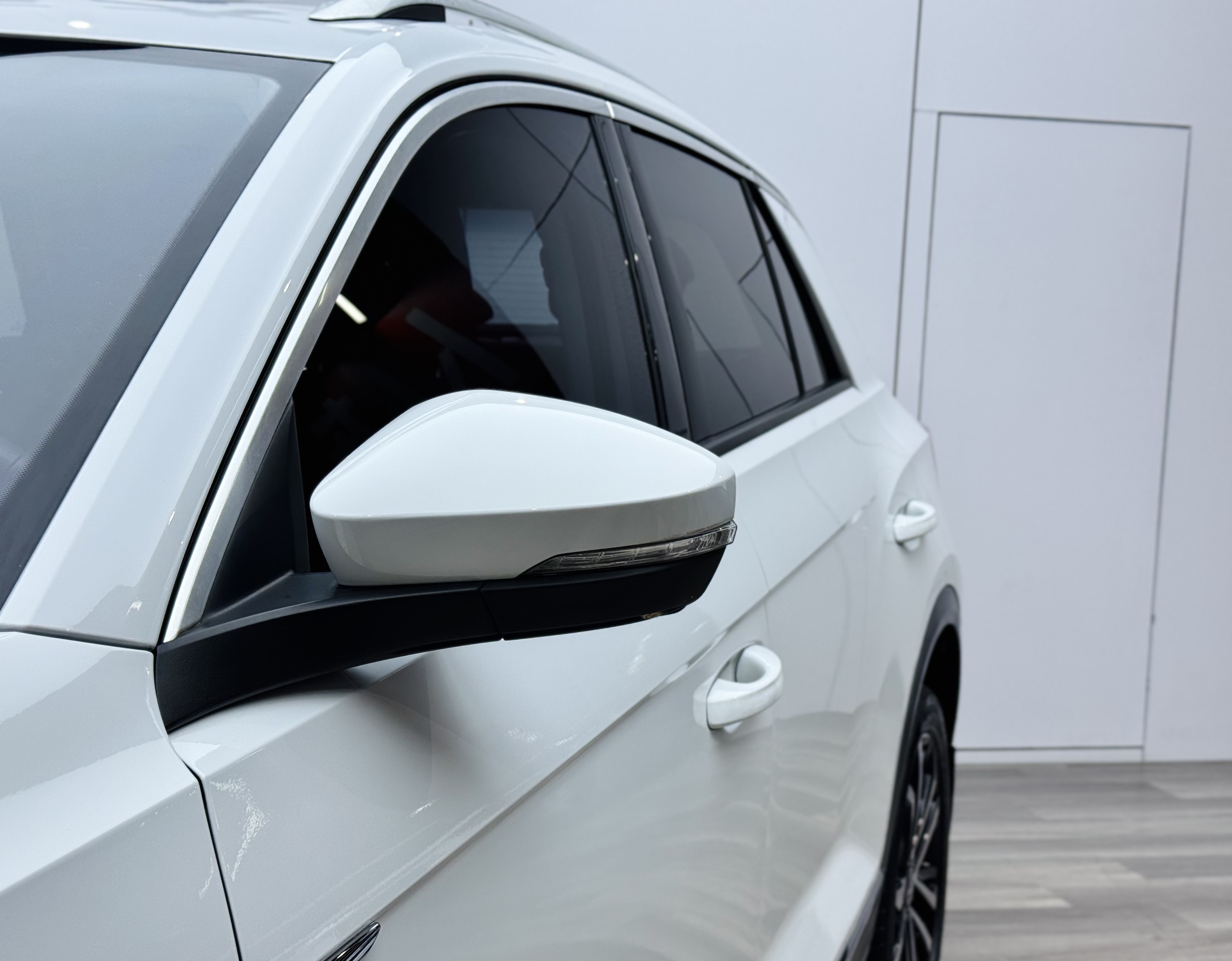 Volkswagen T-Roc 2022 car image #27