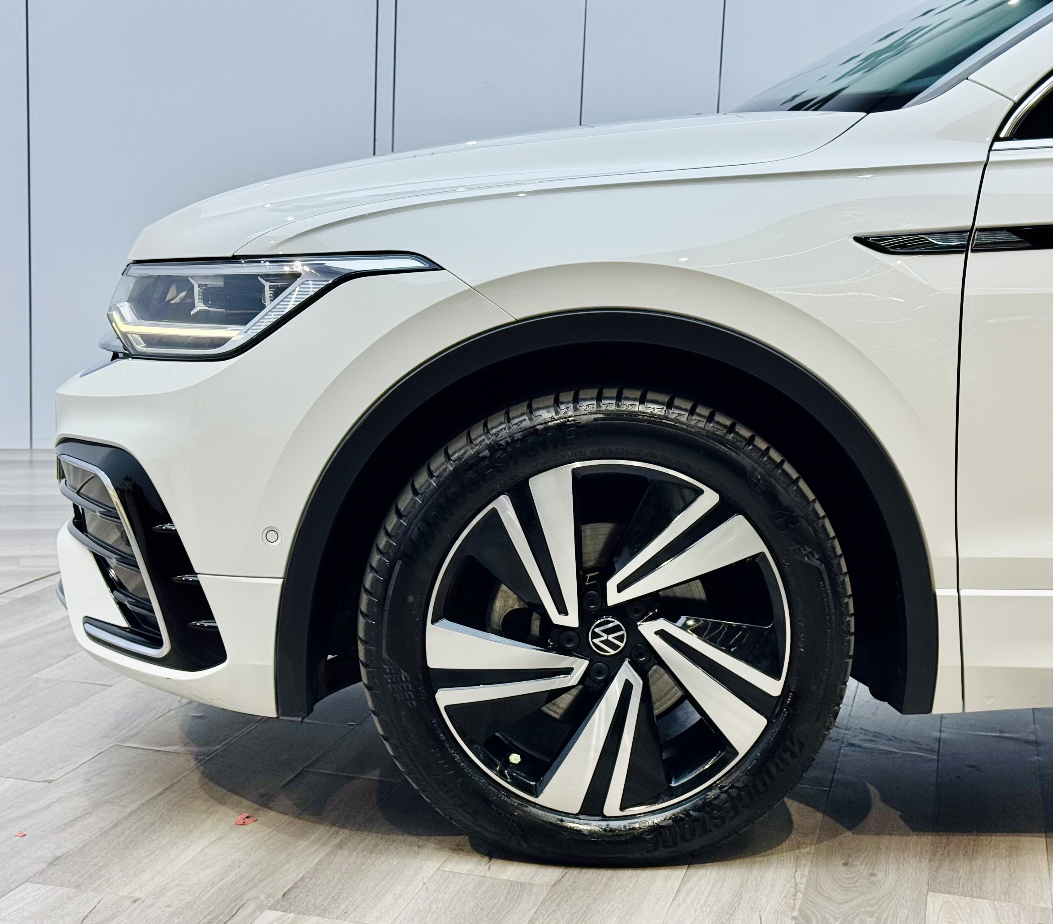 Volkswagen Tiguan X 2023 car image #27