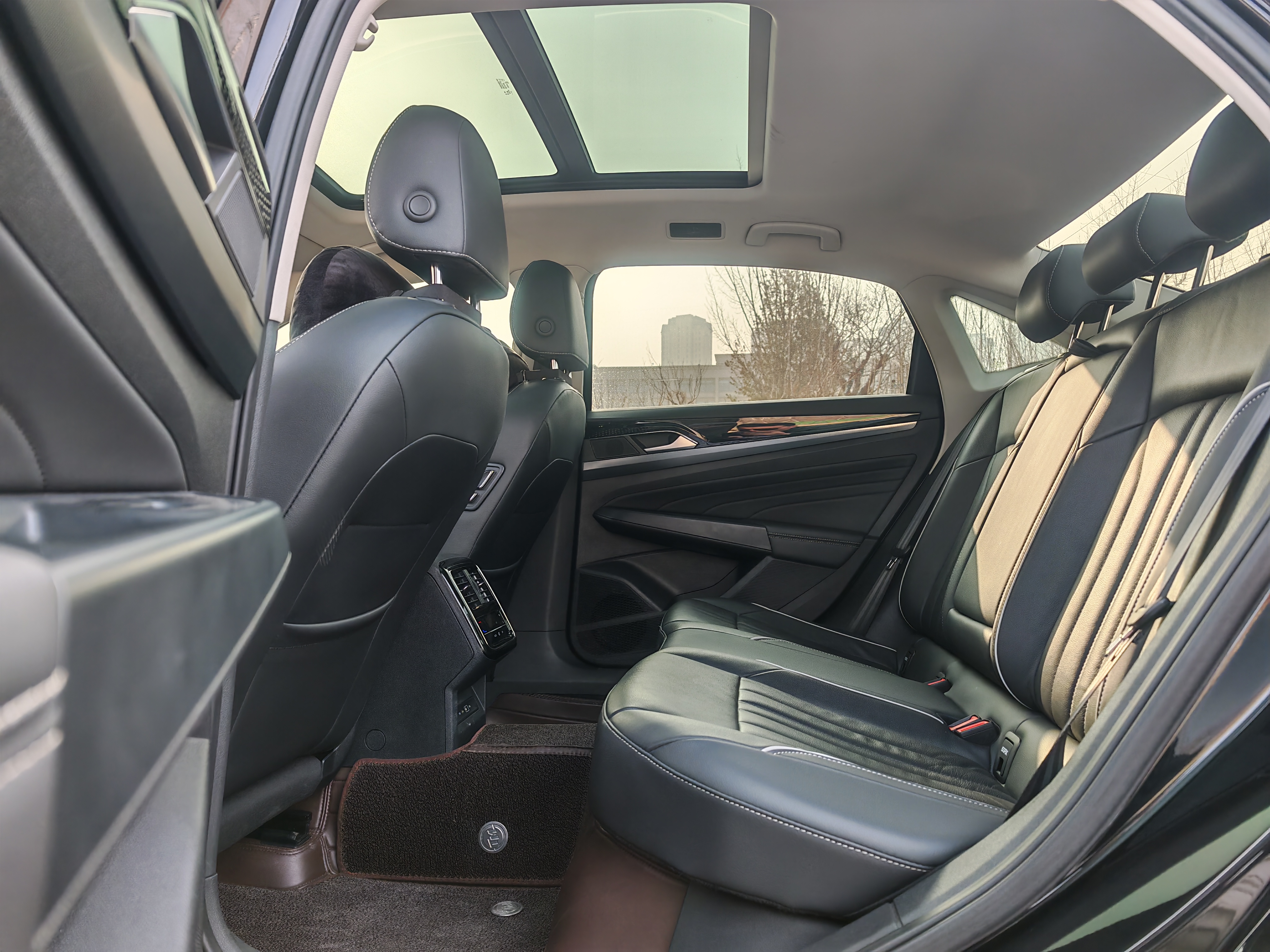 Volkswagen Passat 2022 car image #27