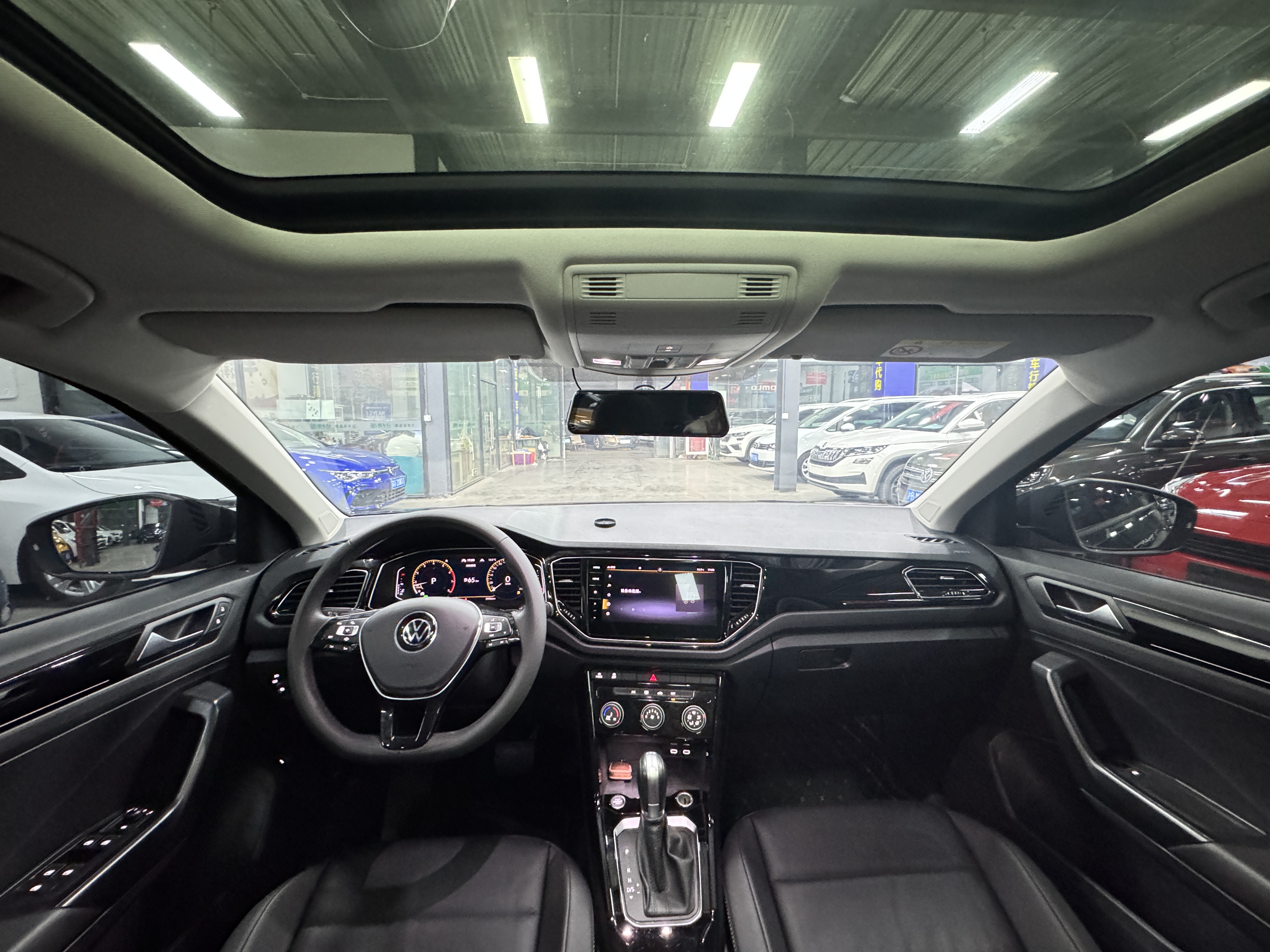 Volkswagen T-Roc 2022 #27 Volkswagen T-Roc 2022 car image #27