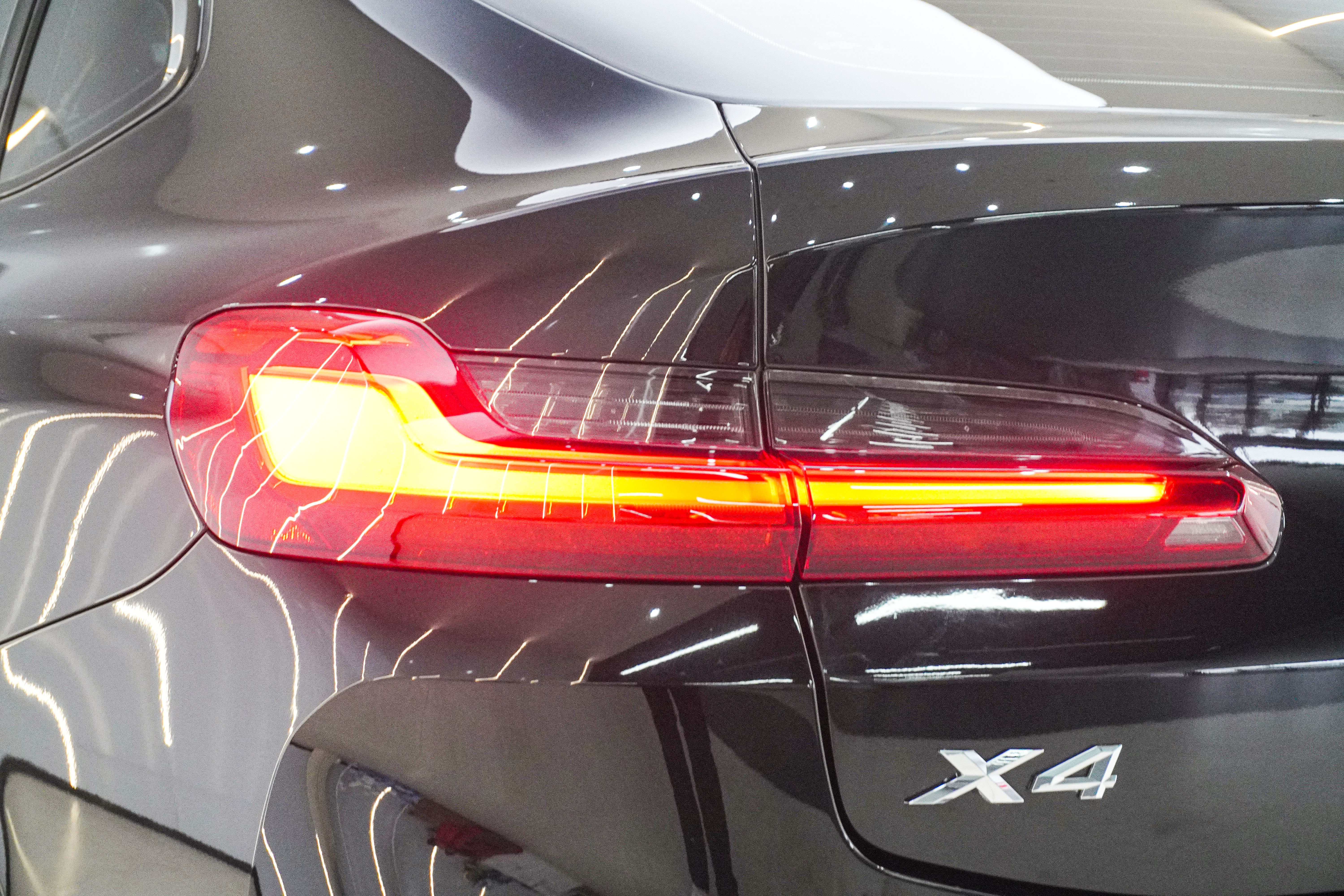 BMW X4 2023 immagine di auto #27