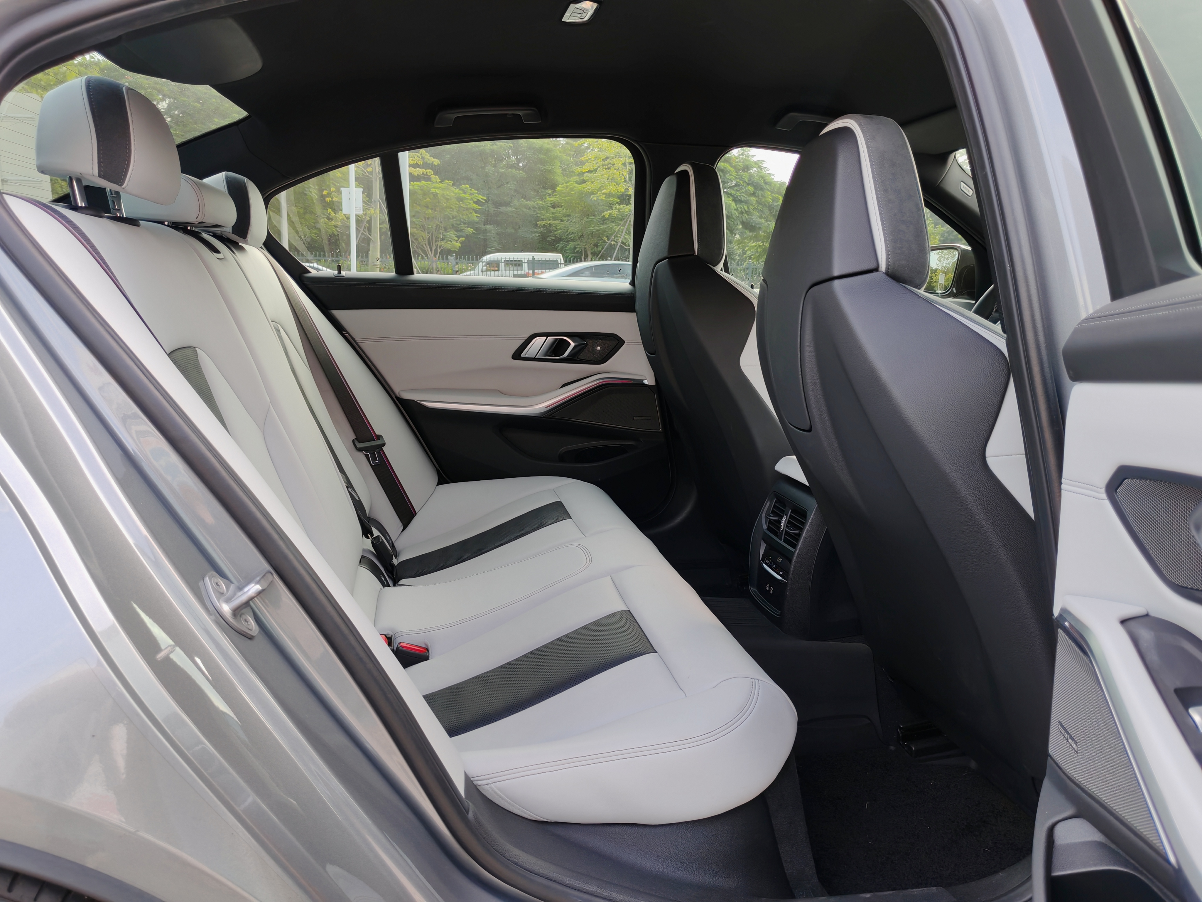 BMW M3 2024 immagine di auto #27