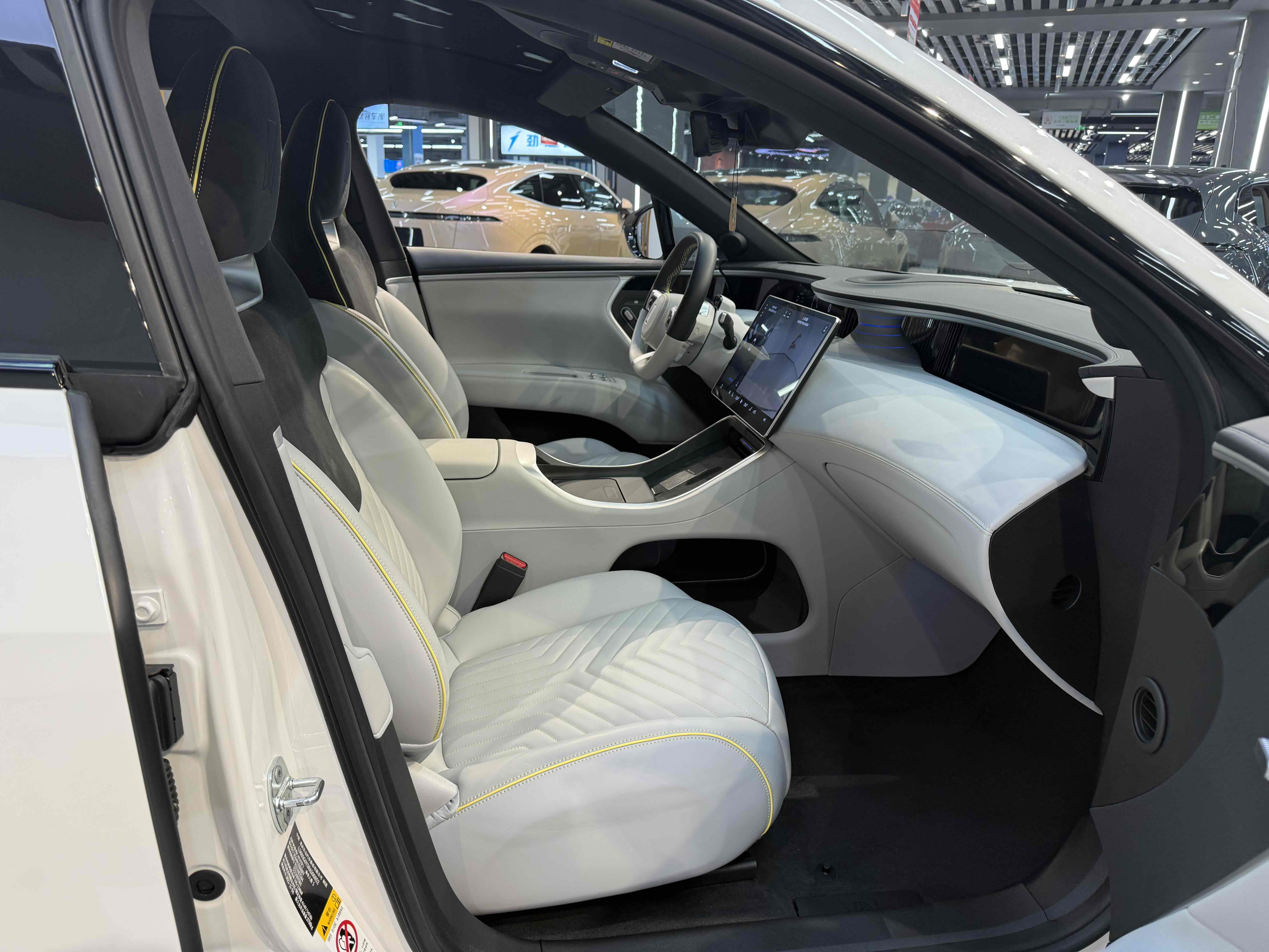 阿维塔 阿维塔11 2023 汽车图片 #27