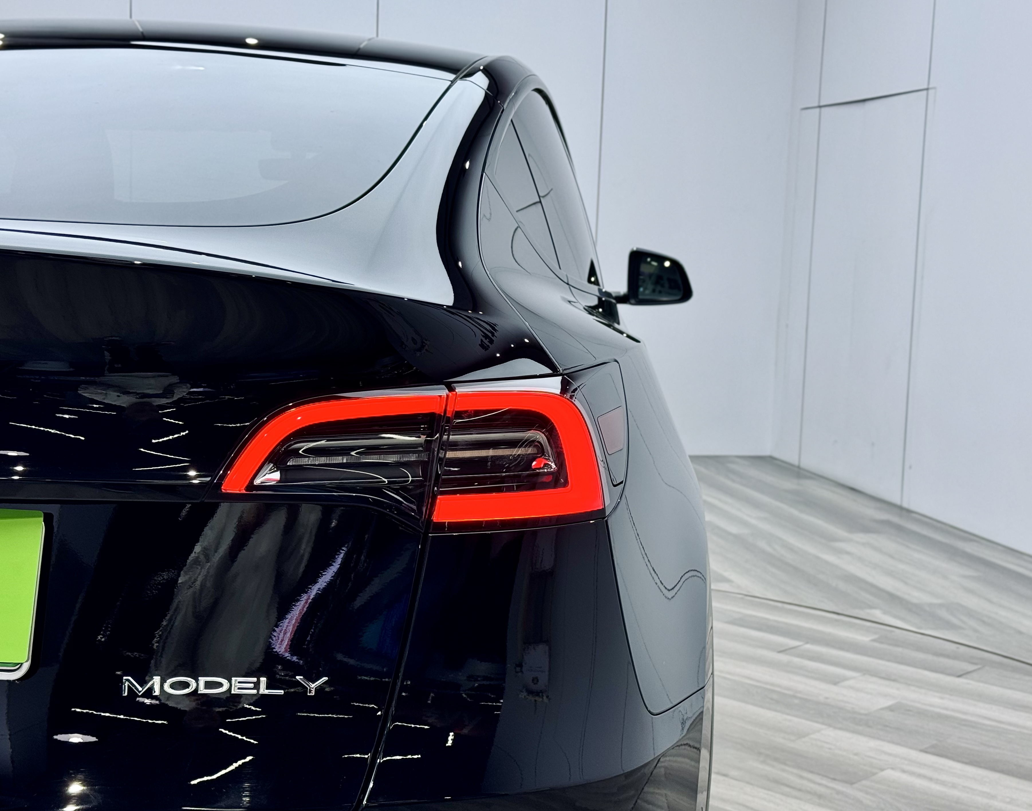 Tesla Model Y 2023 car image #27