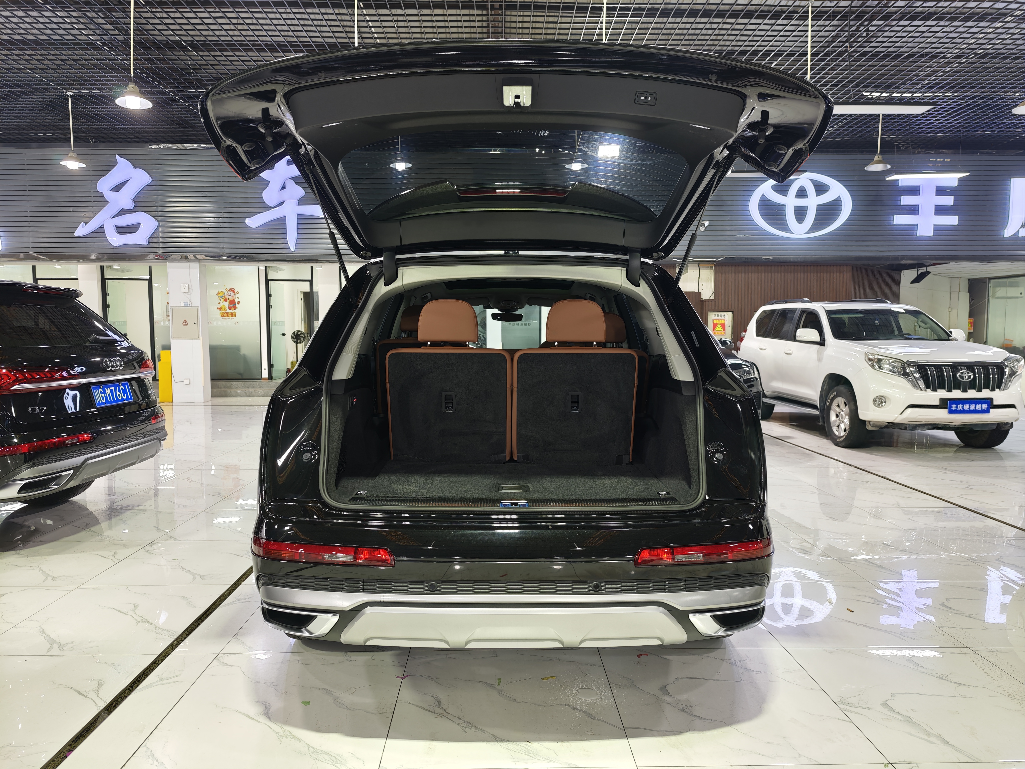 Audi Q7 2023 car image #27