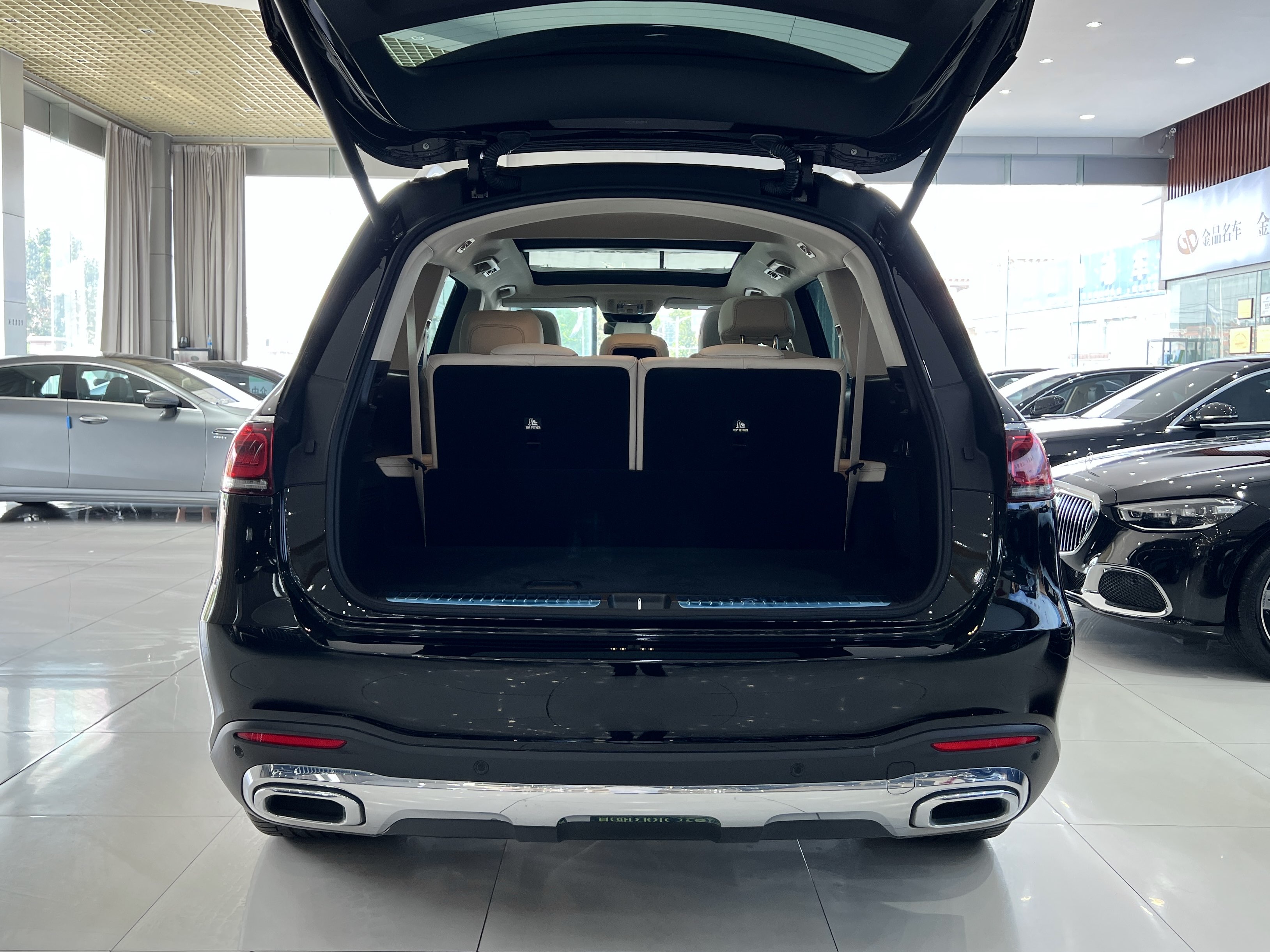 Mercedes-Benz GLS Class 2023 car image #27