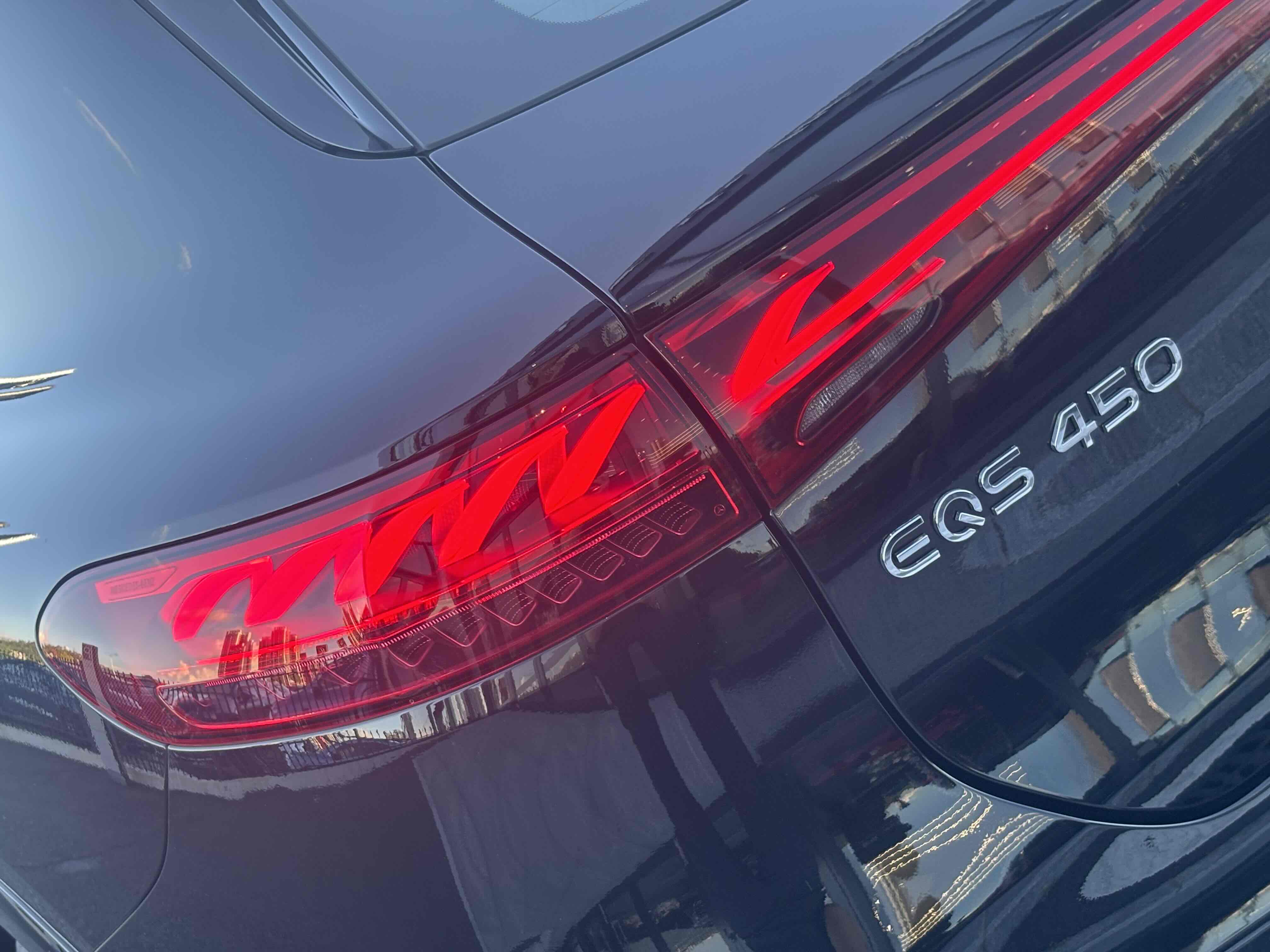 Mercedes-Benz EQS SUV 2025 car image #27