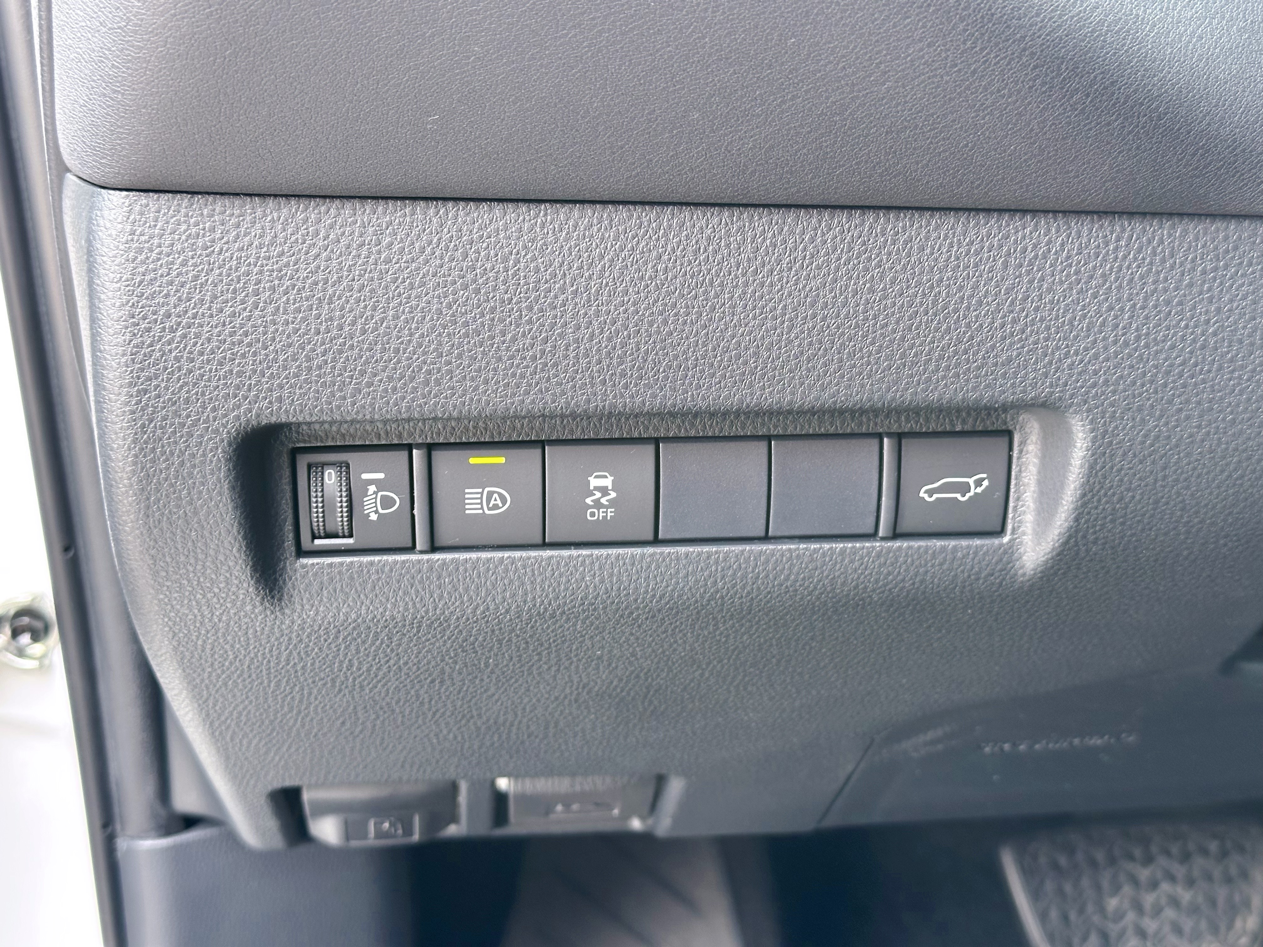 Toyota Venza 2024 immagine di auto #27