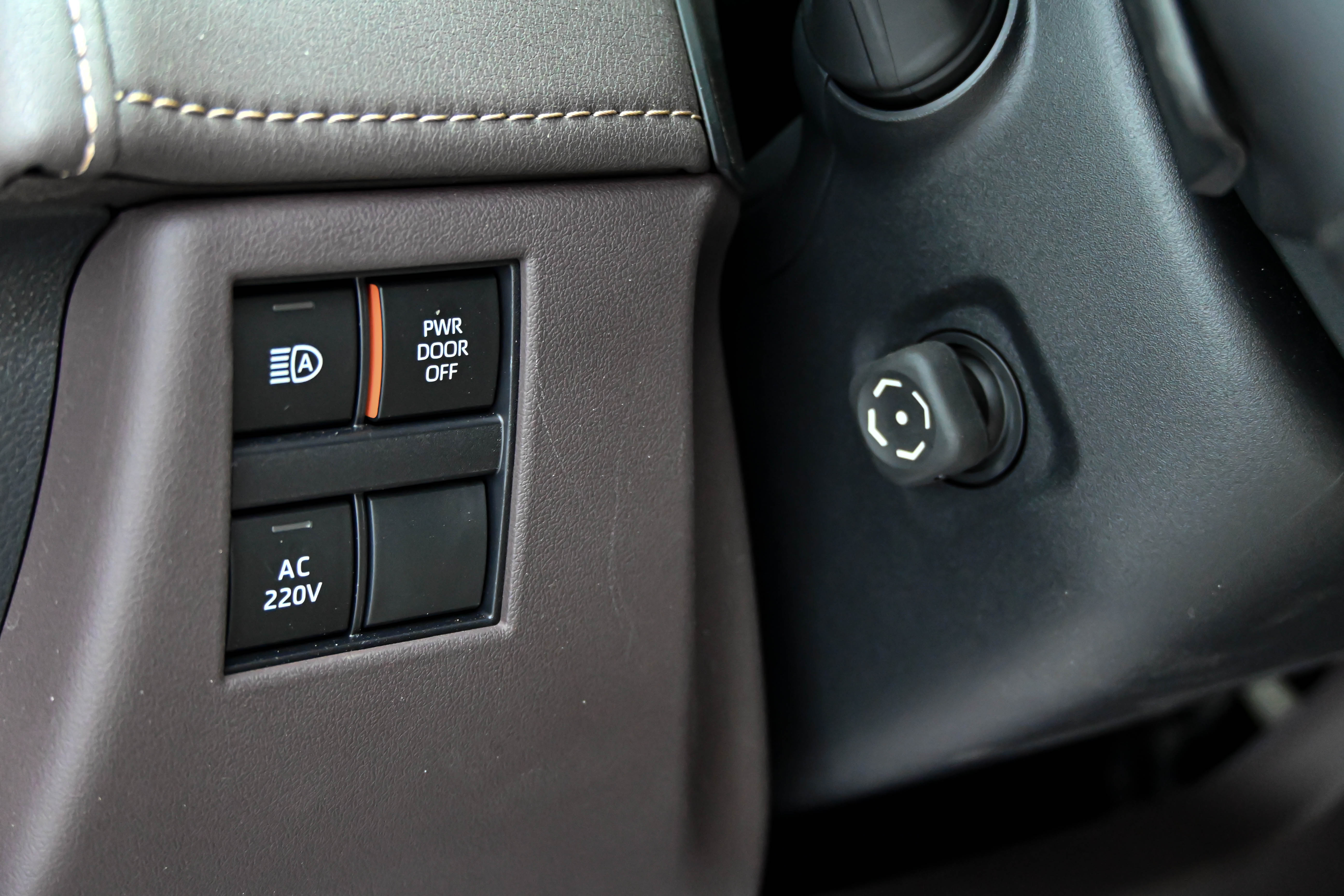 Toyota Vellfire 2026 صورة سيارة #27