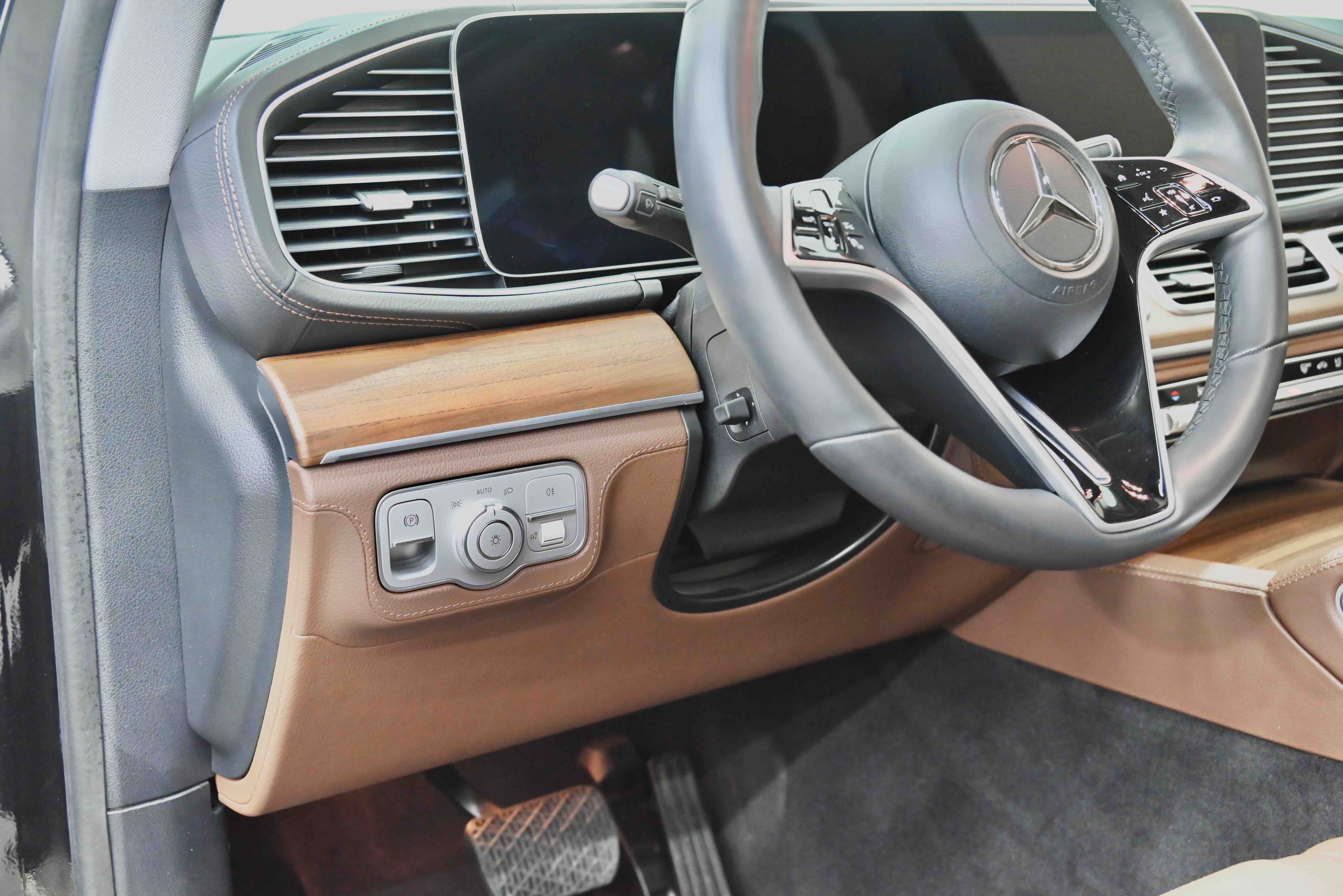 Mercedes-Benz GLE Class New Energy 2023 car image #27