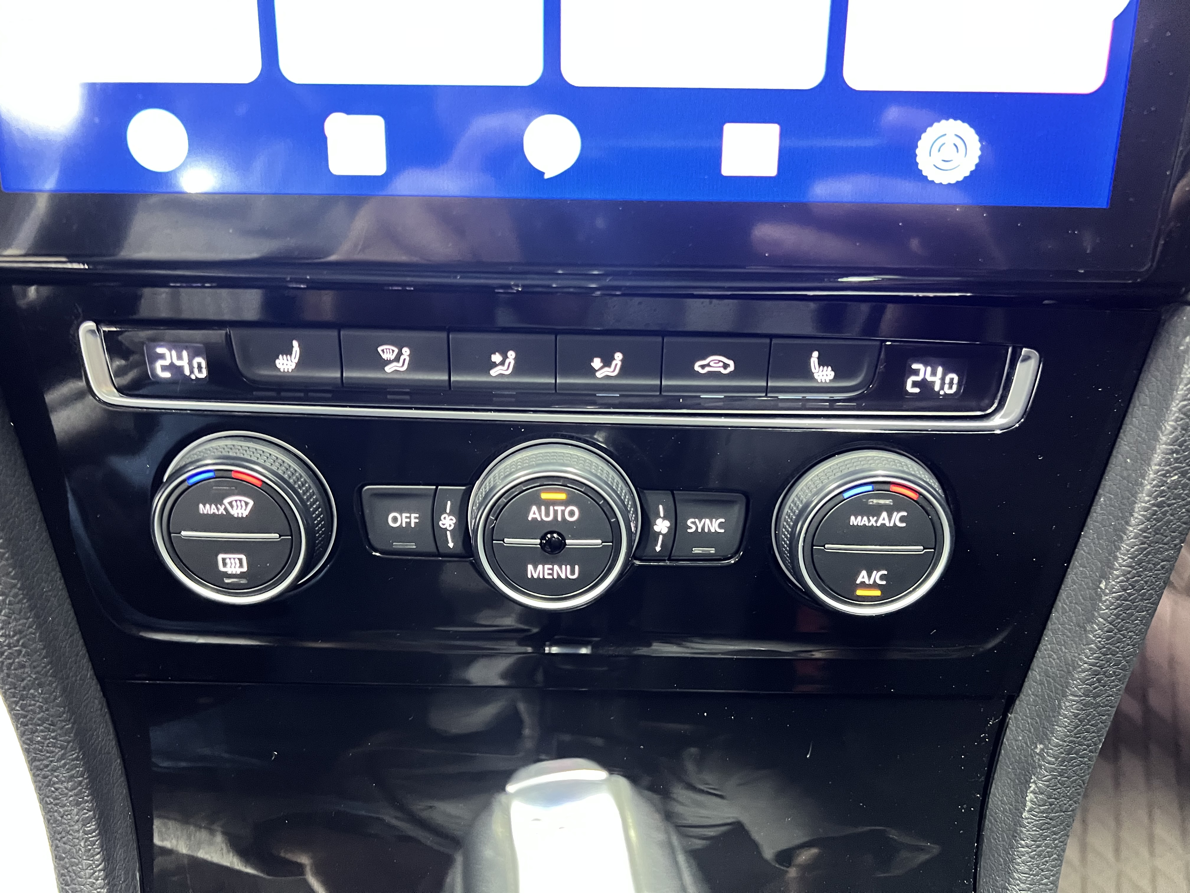 Volkswagen Golf 2015 car image #27